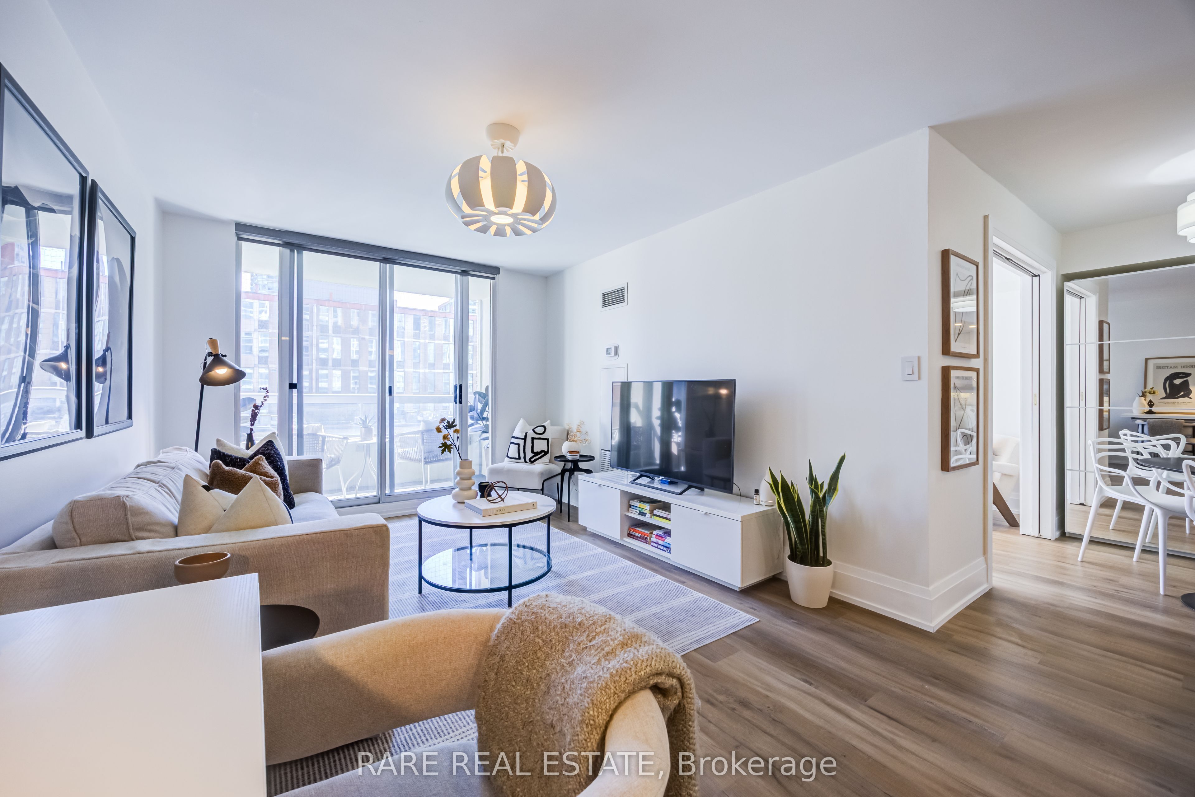 43 Eglinton Avenue 806 Property Photo 1