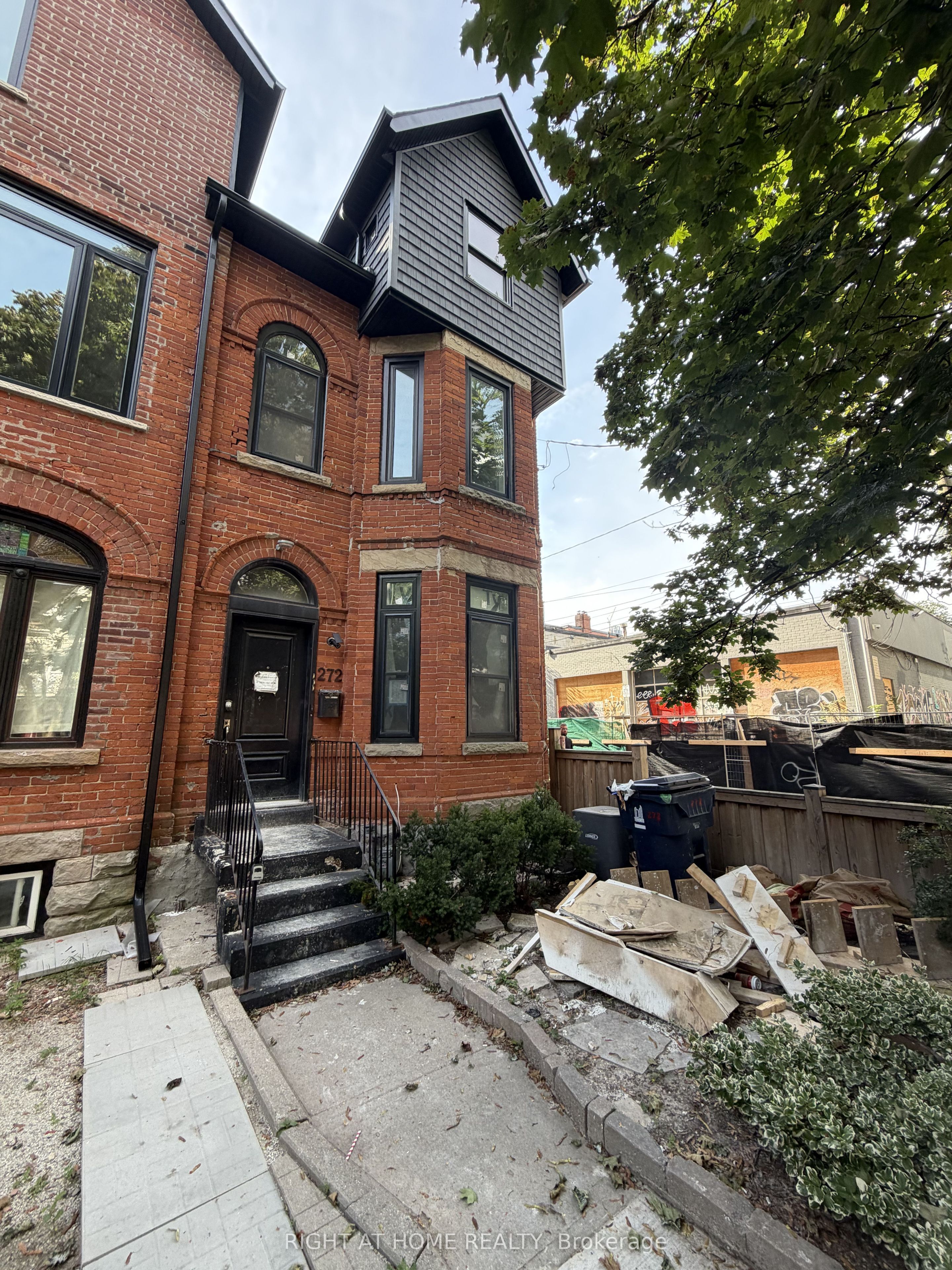 272 Seaton Street Property Photo 1