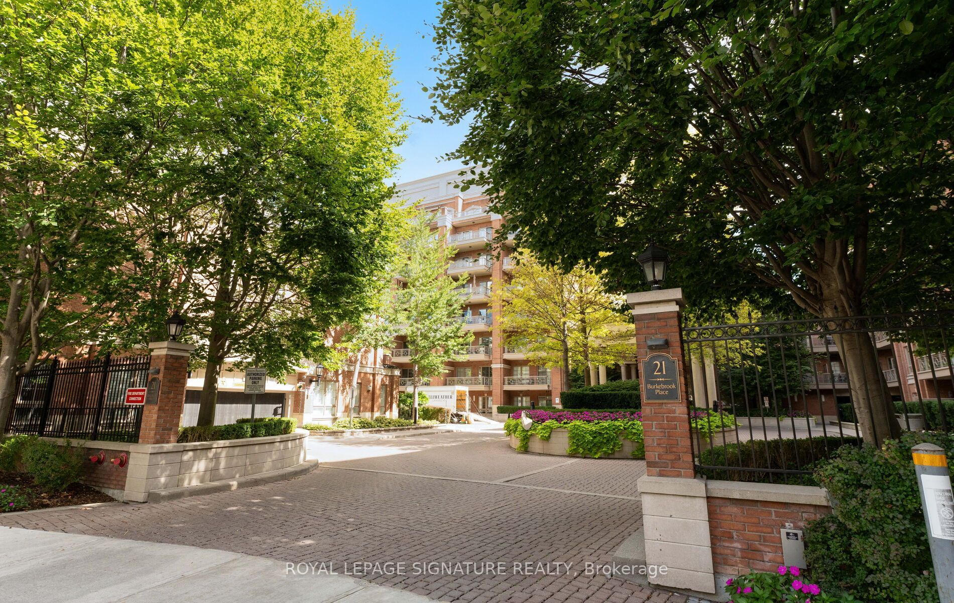 21 Burkebrook Place 337