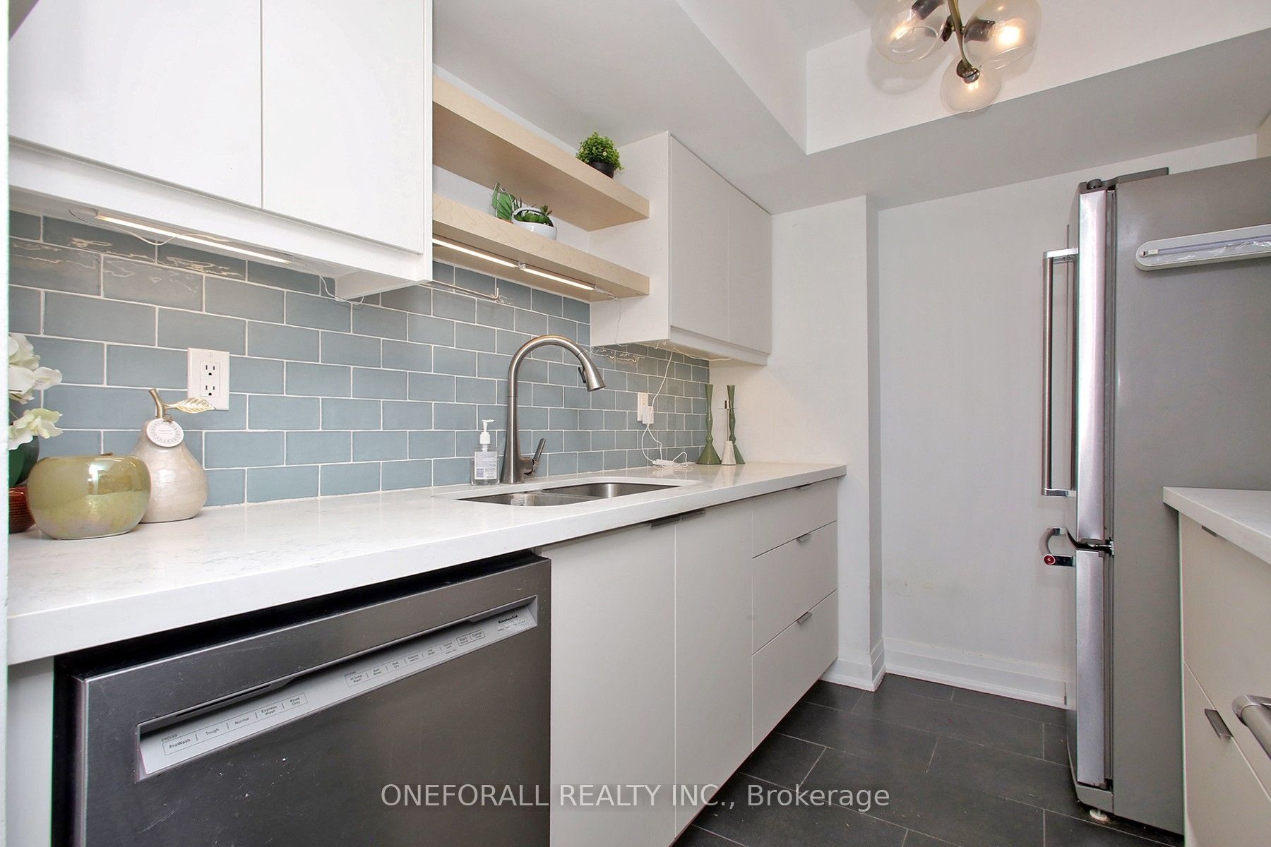 222 The Esplanade 633 Property Photo 8