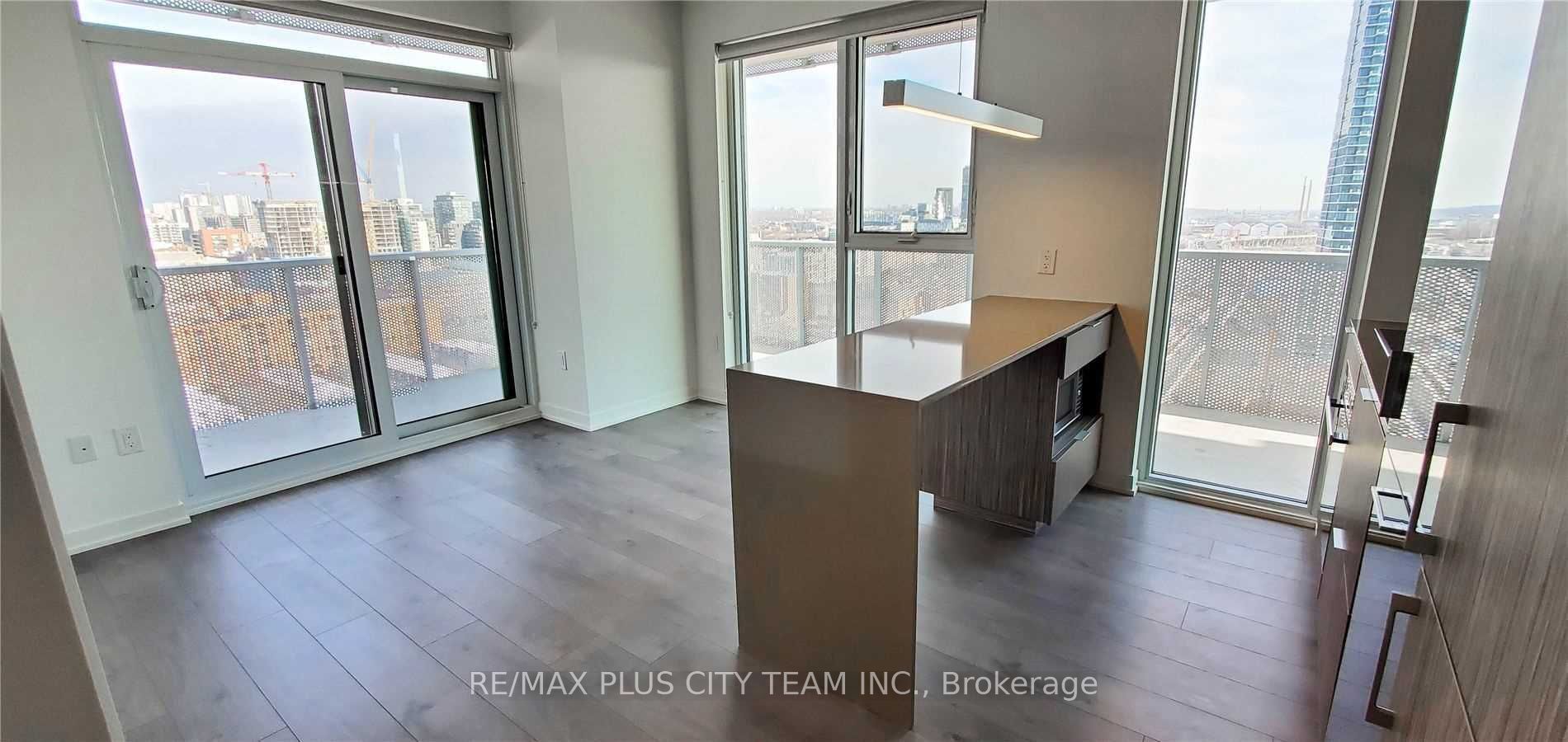 20 Richardson Street 1510 Property Photo 3
