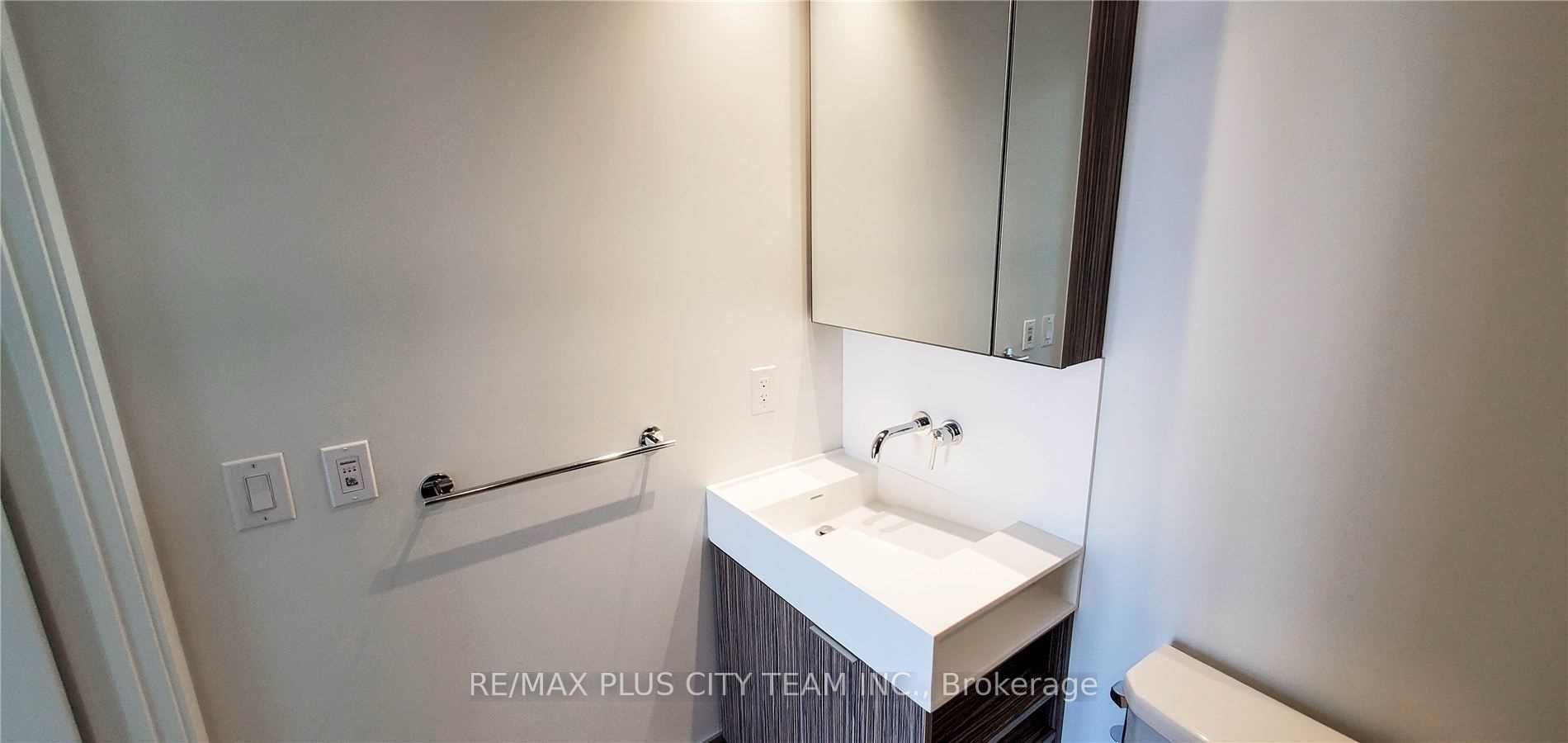 20 Richardson Street 1510 Property Photo 11