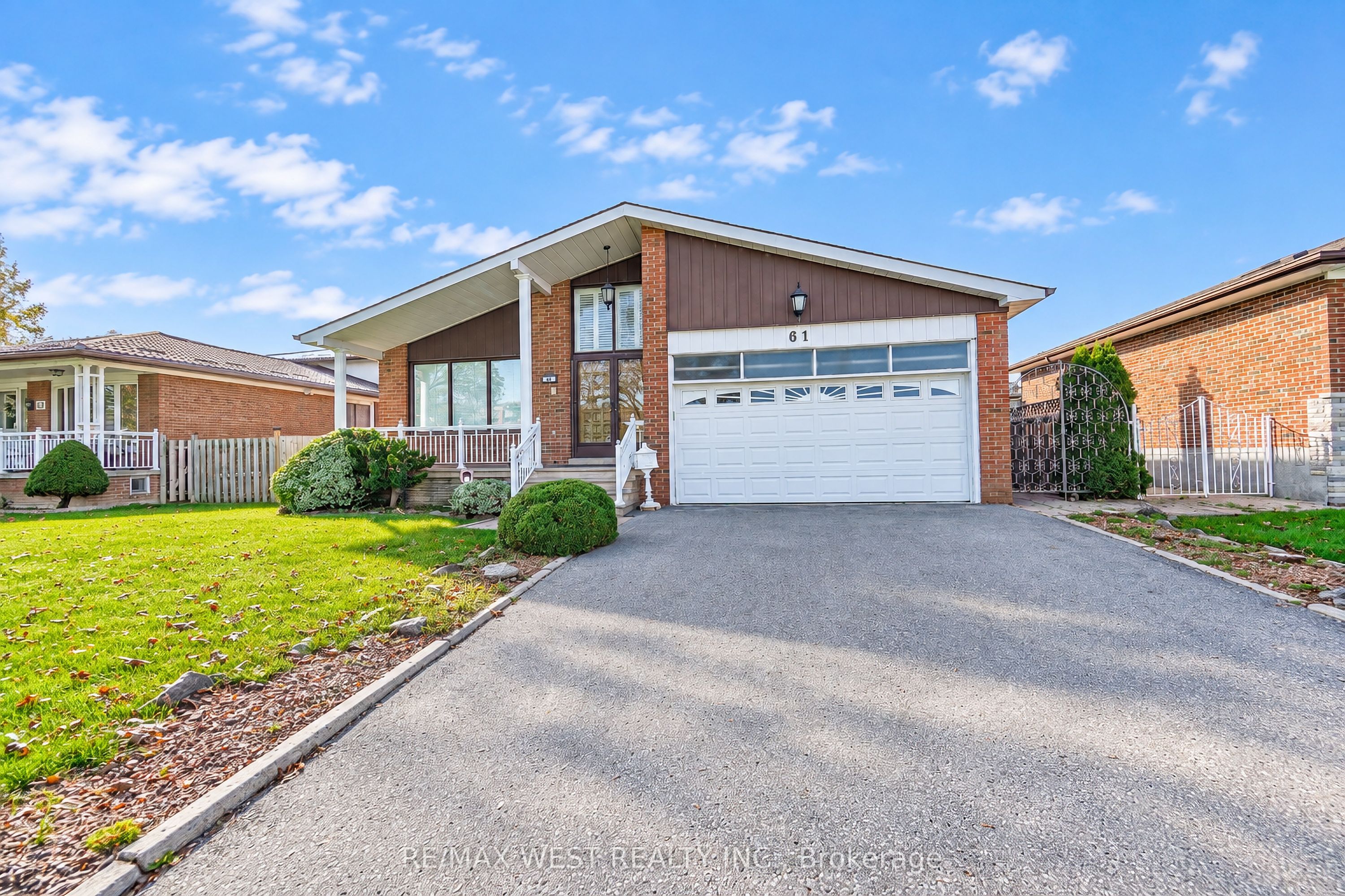 61 Bickerton Crescent Property Photo 1
