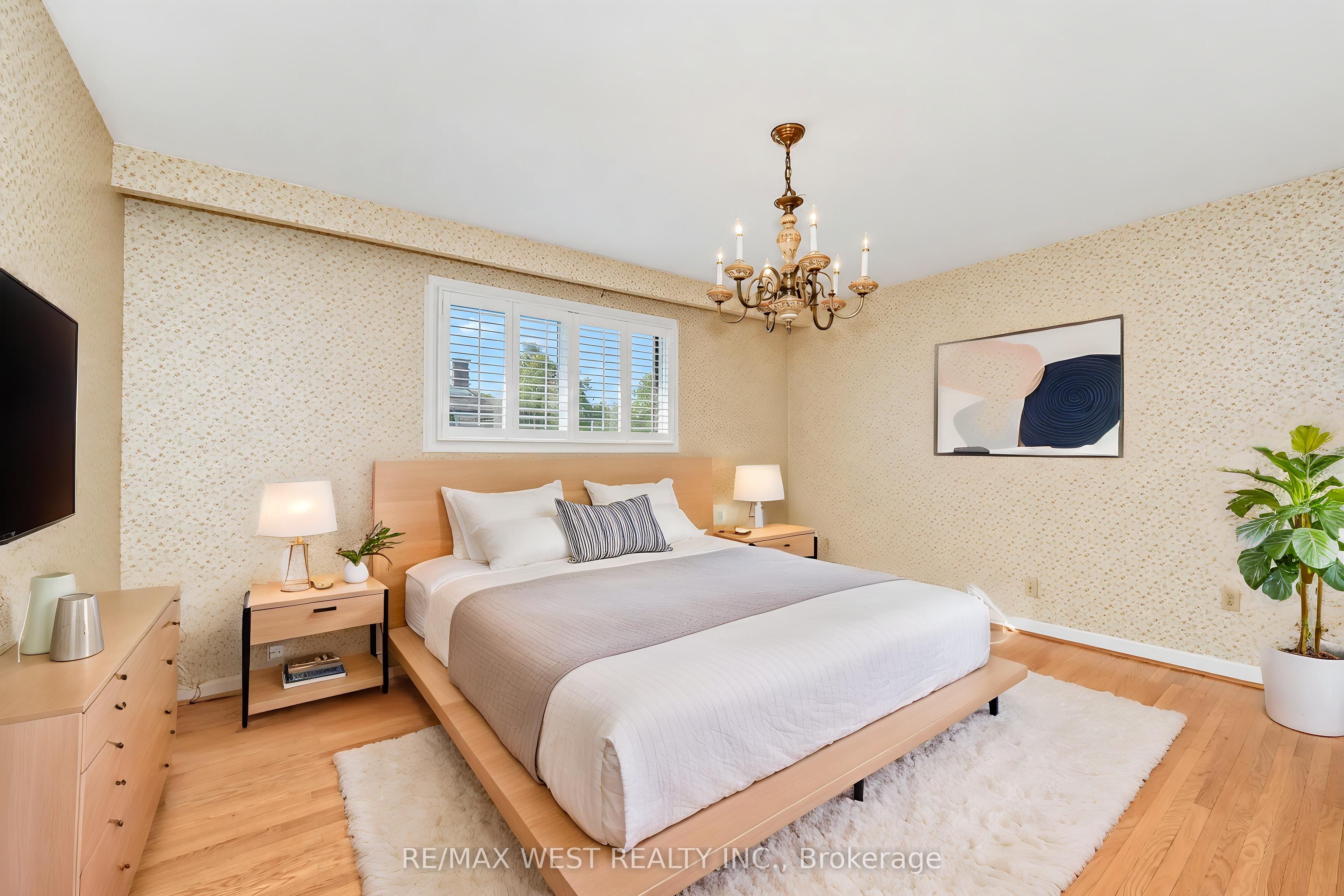 61 Bickerton Crescent Property Photo 6