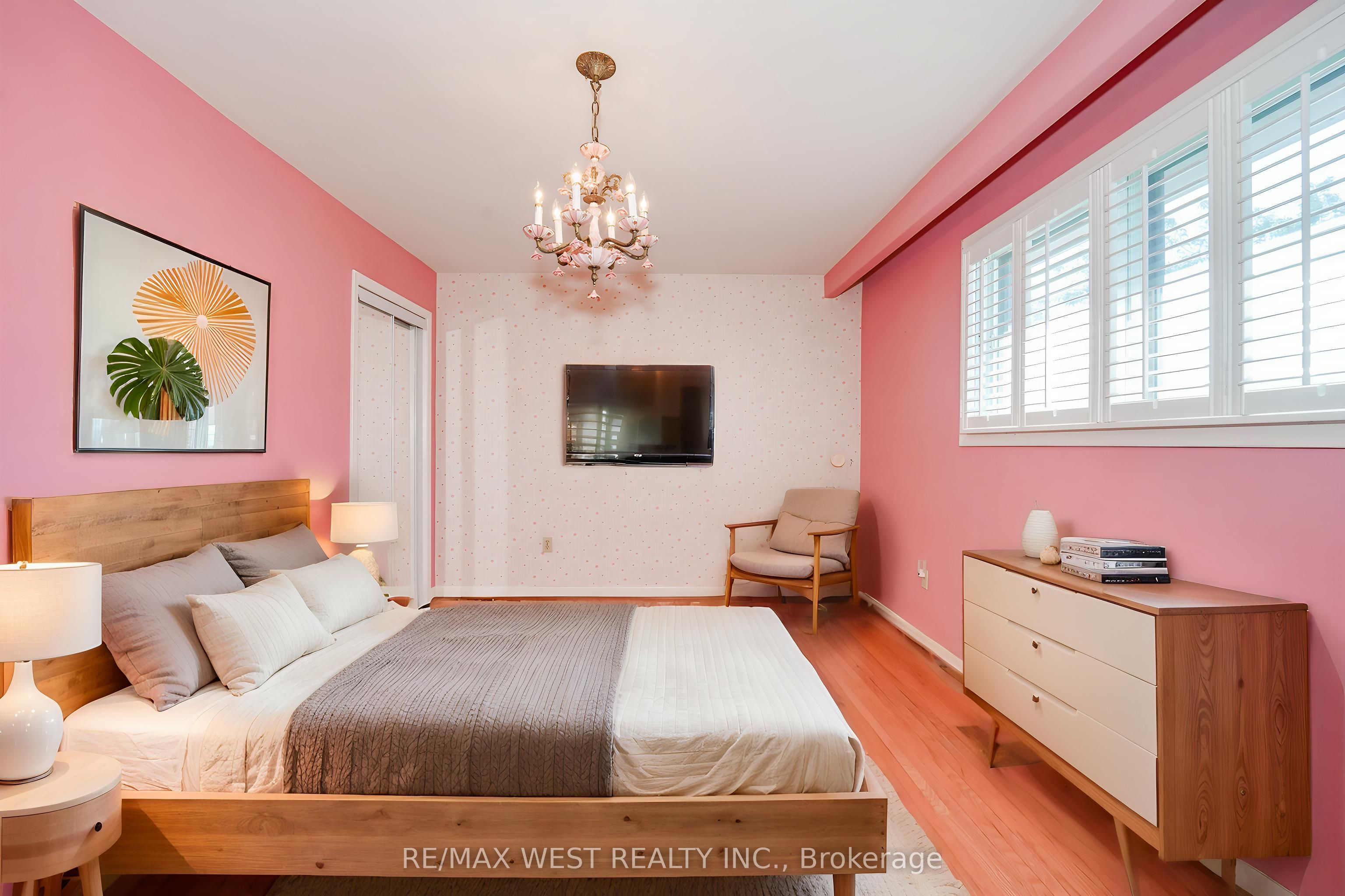 61 Bickerton Crescent Property Photo 9