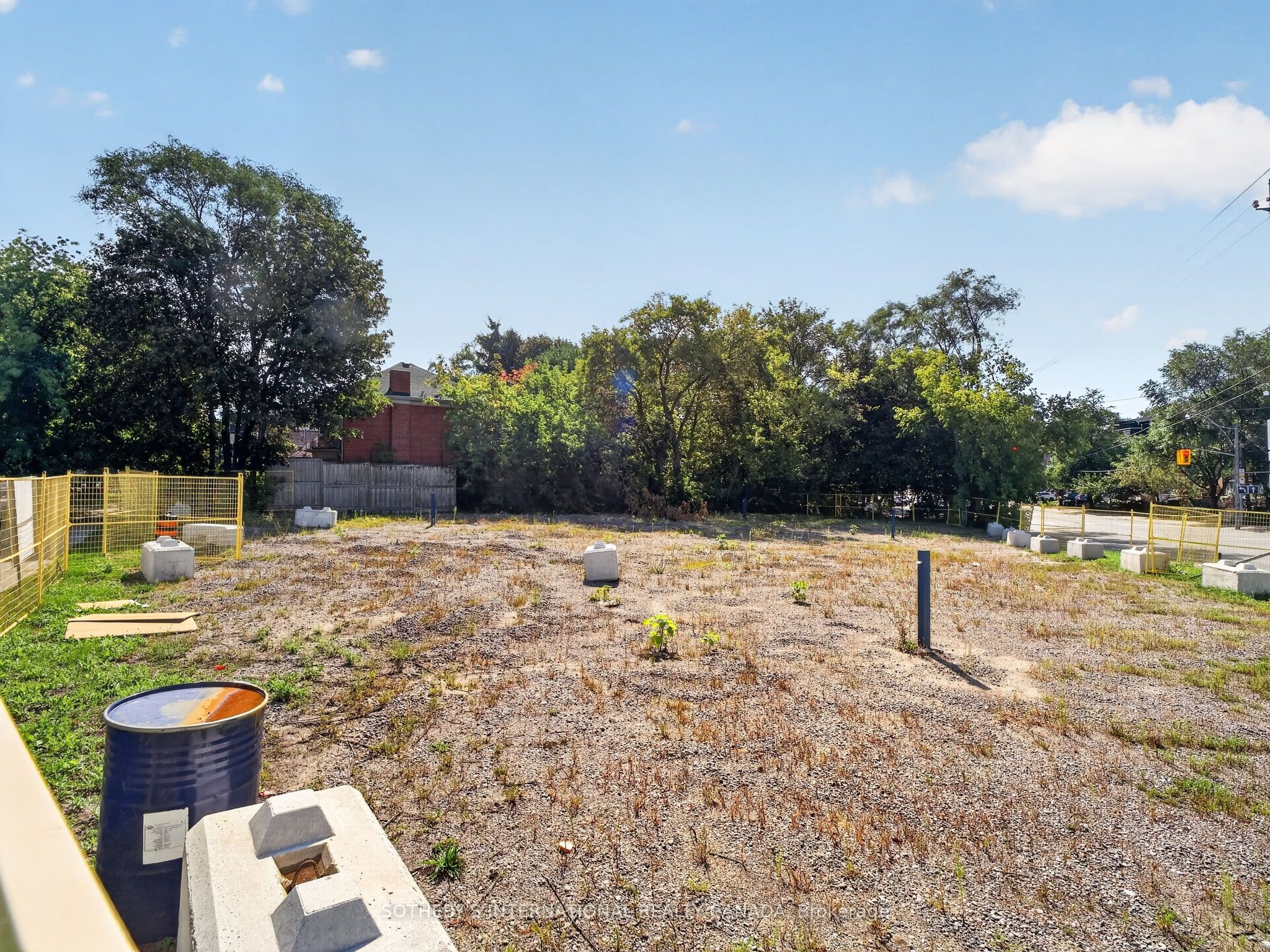 861 Avenue Road Property Photo 16