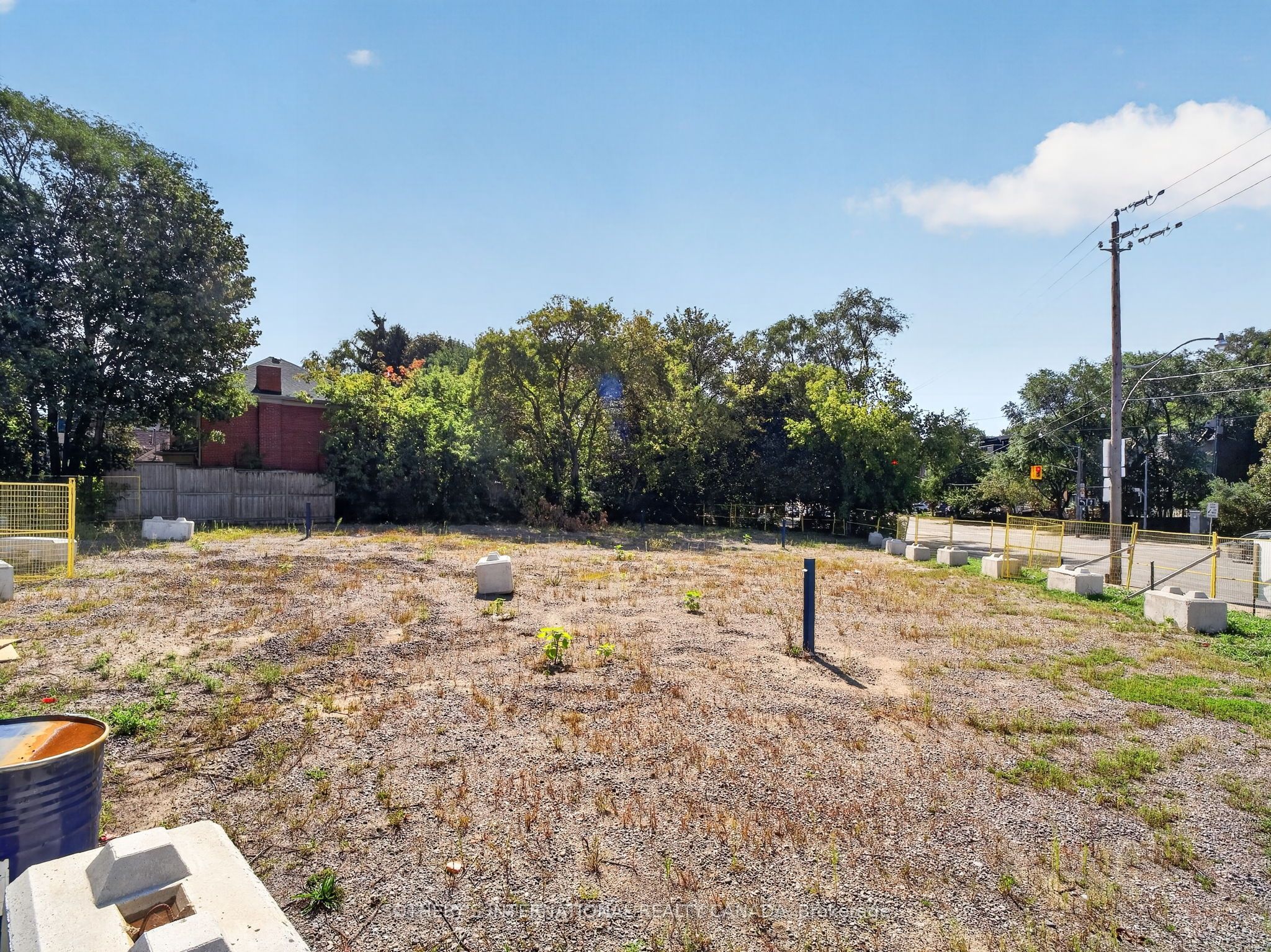 861 Avenue Road Property Photo 17