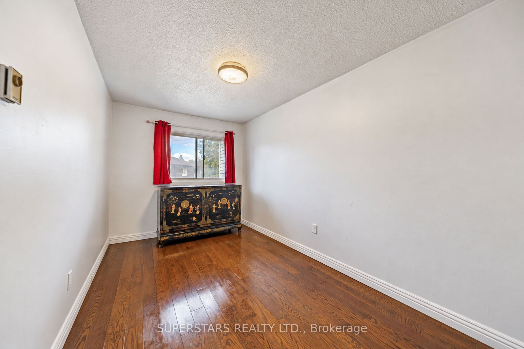 29 Jenny Wrenway Property Photo 13