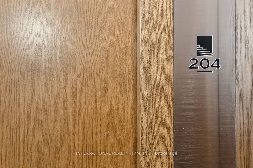 1430 Yonge Street 204 Property Photo 2