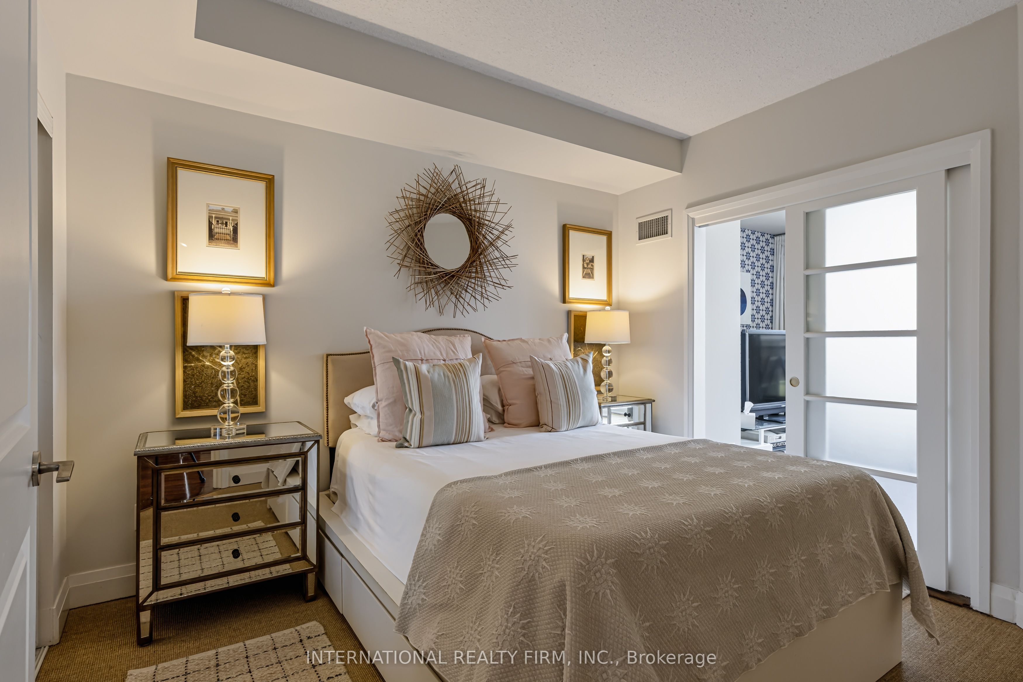 1430 Yonge Street 204 Property Photo 3