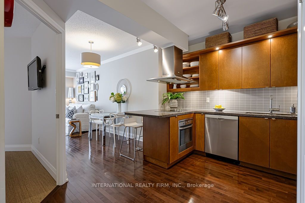 1430 Yonge Street 204 Property Photo 7