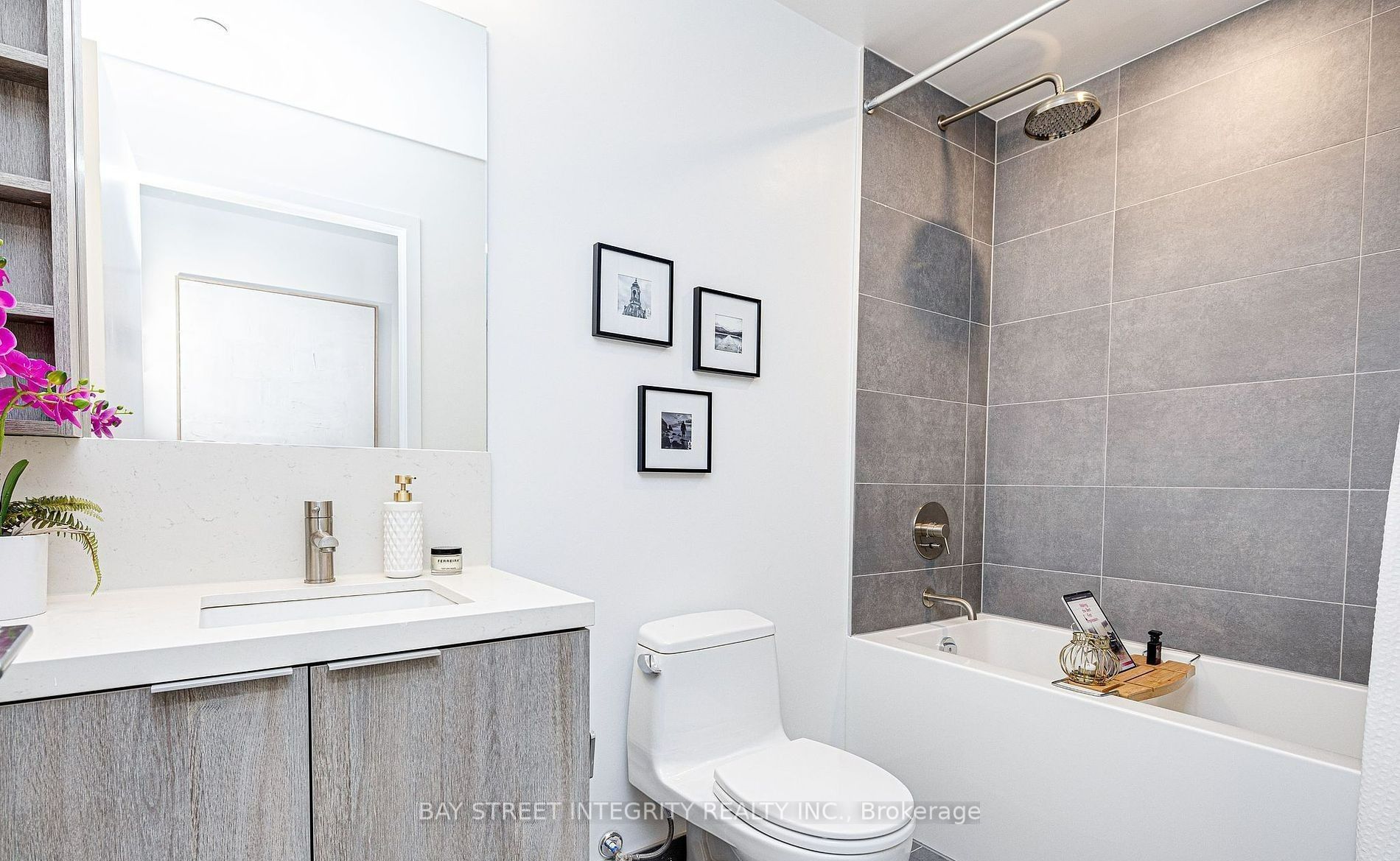 2020 Bathurst Street 1718 Property Photo 15