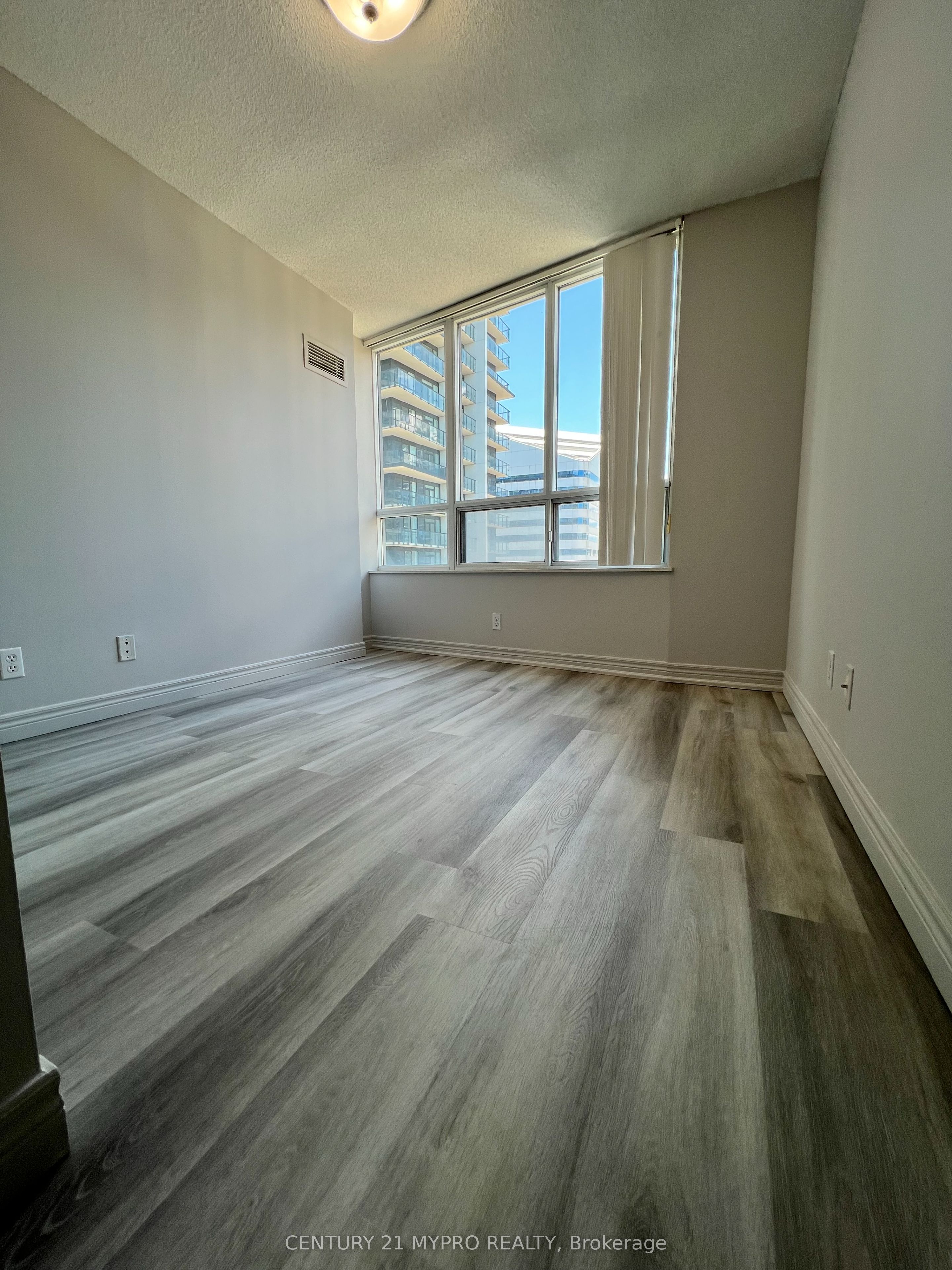 23 Hollywood Avenue 2702 Property Photo 5