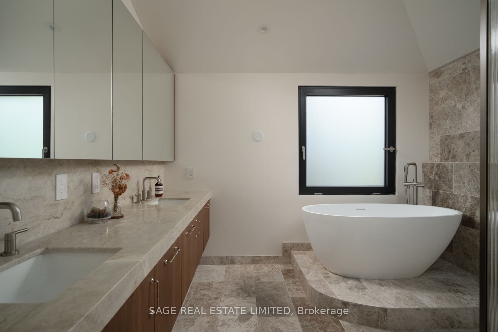 47 Delaware Avenue Property Photo 32