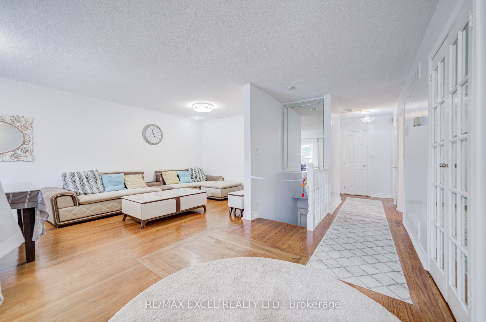 155 Edmonton Drive Property Photo 3