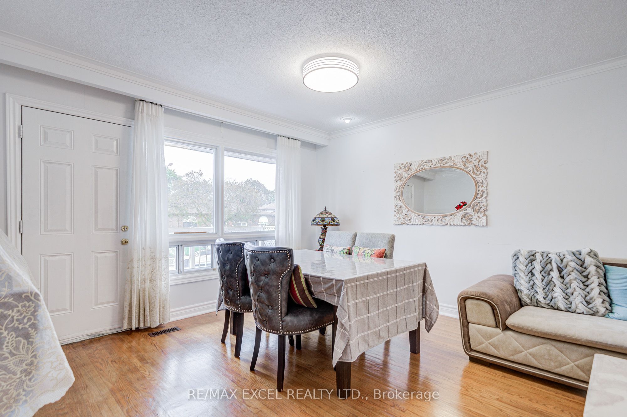 155 Edmonton Drive Property Photo 6
