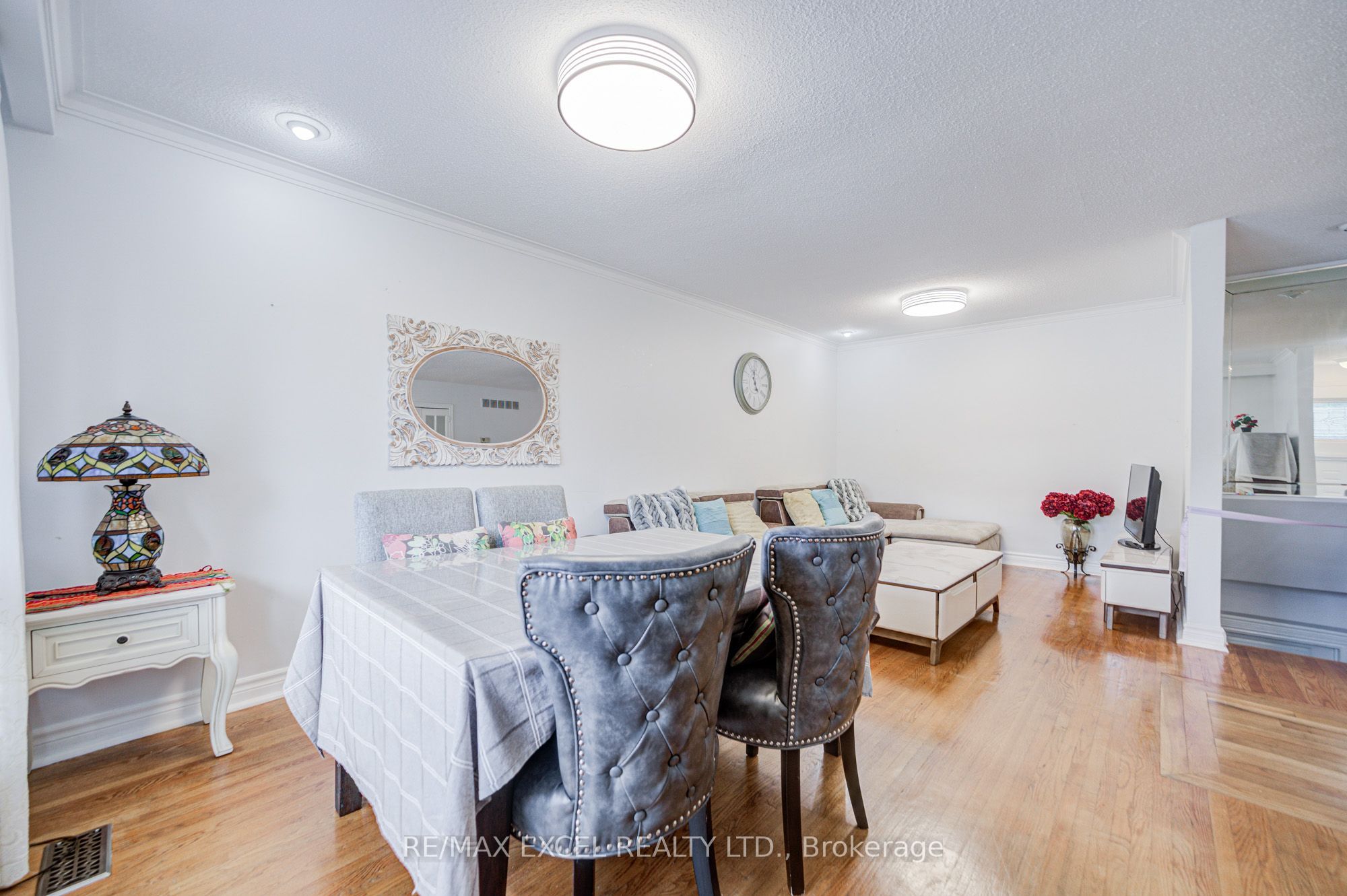 155 Edmonton Drive Property Photo 8