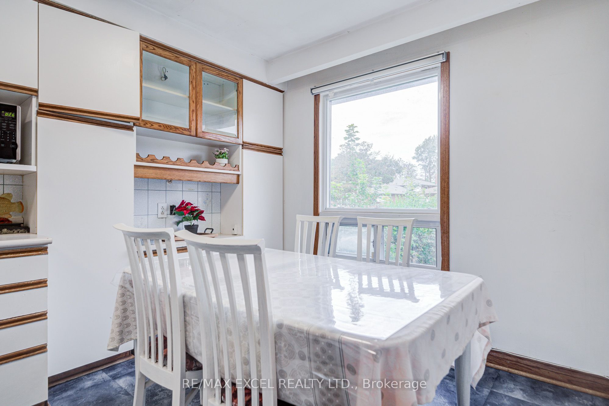 155 Edmonton Drive Property Photo 11