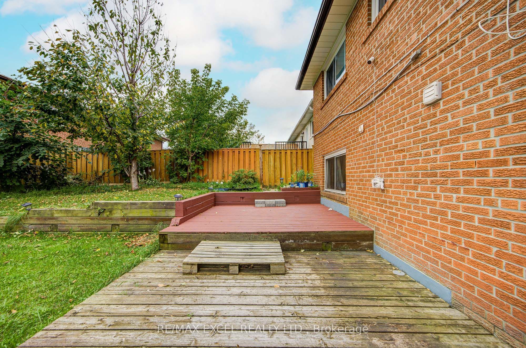 155 Edmonton Drive Property Photo 47