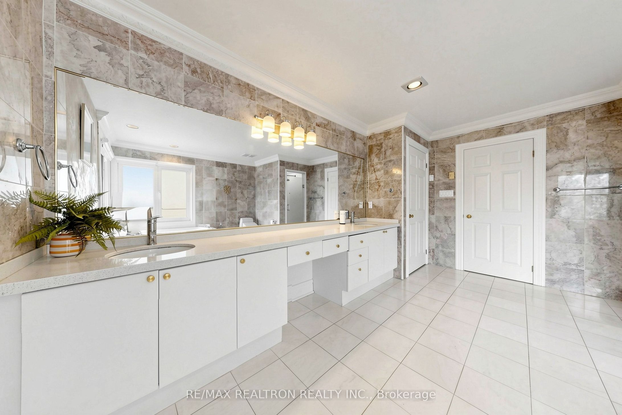 176 Elmwood Avenue Property Photo 29