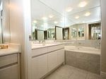 33 University Avenue 1303 Property Photo 14