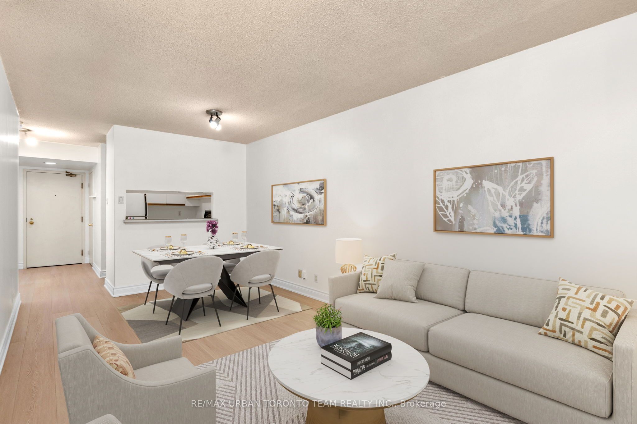 92 King Street E 418 Property Photo 1