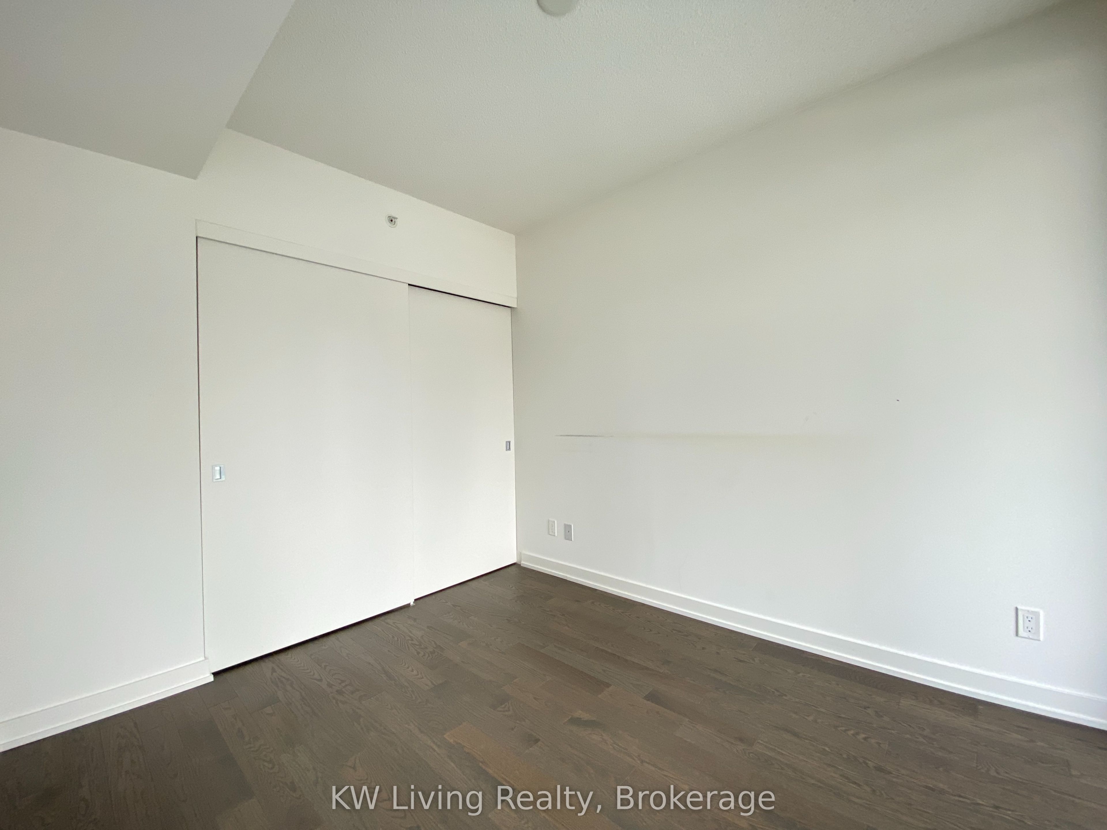 25 Richmond Street E 716 Property Photo 17