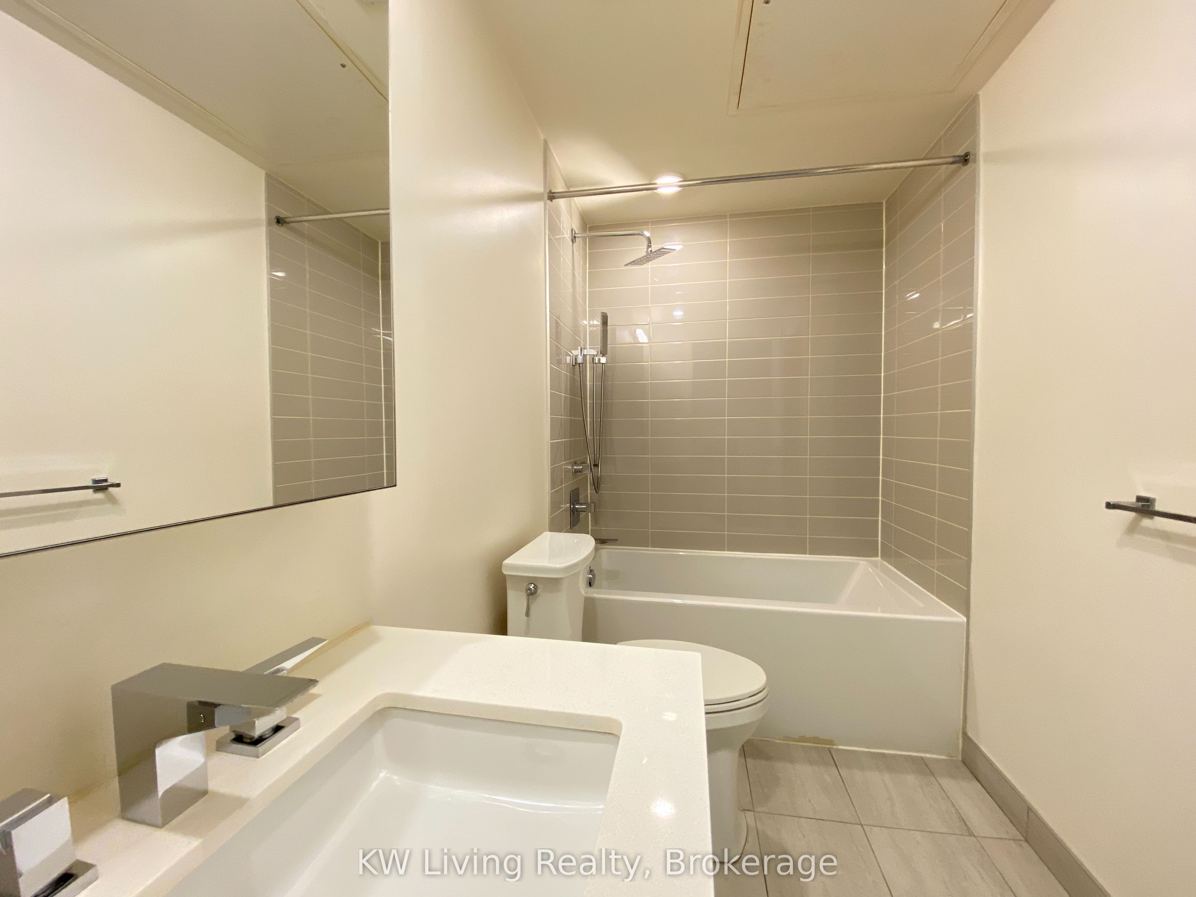 25 Richmond Street E 716 Property Photo 25