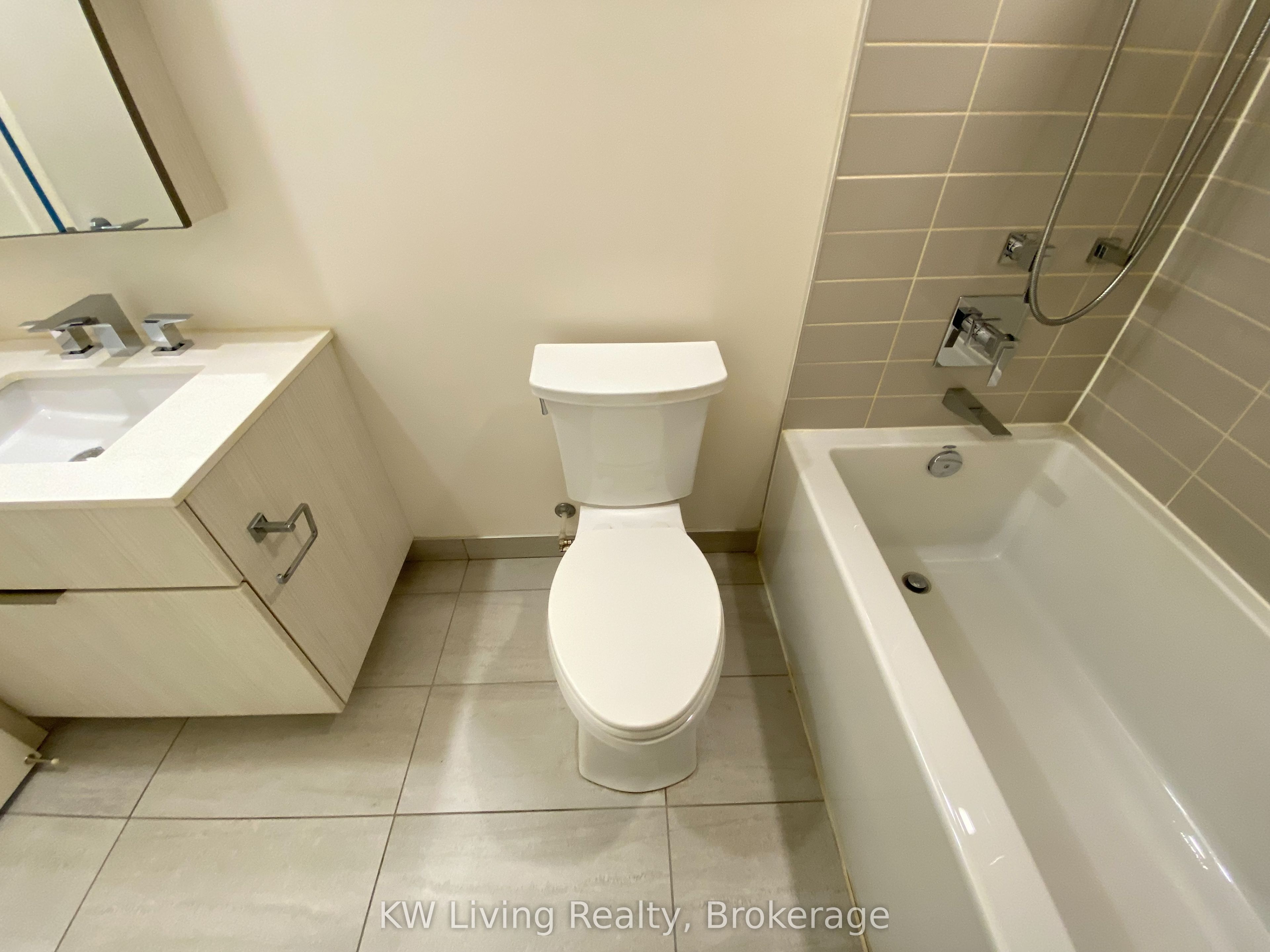 25 Richmond Street E 716 Property Photo 26