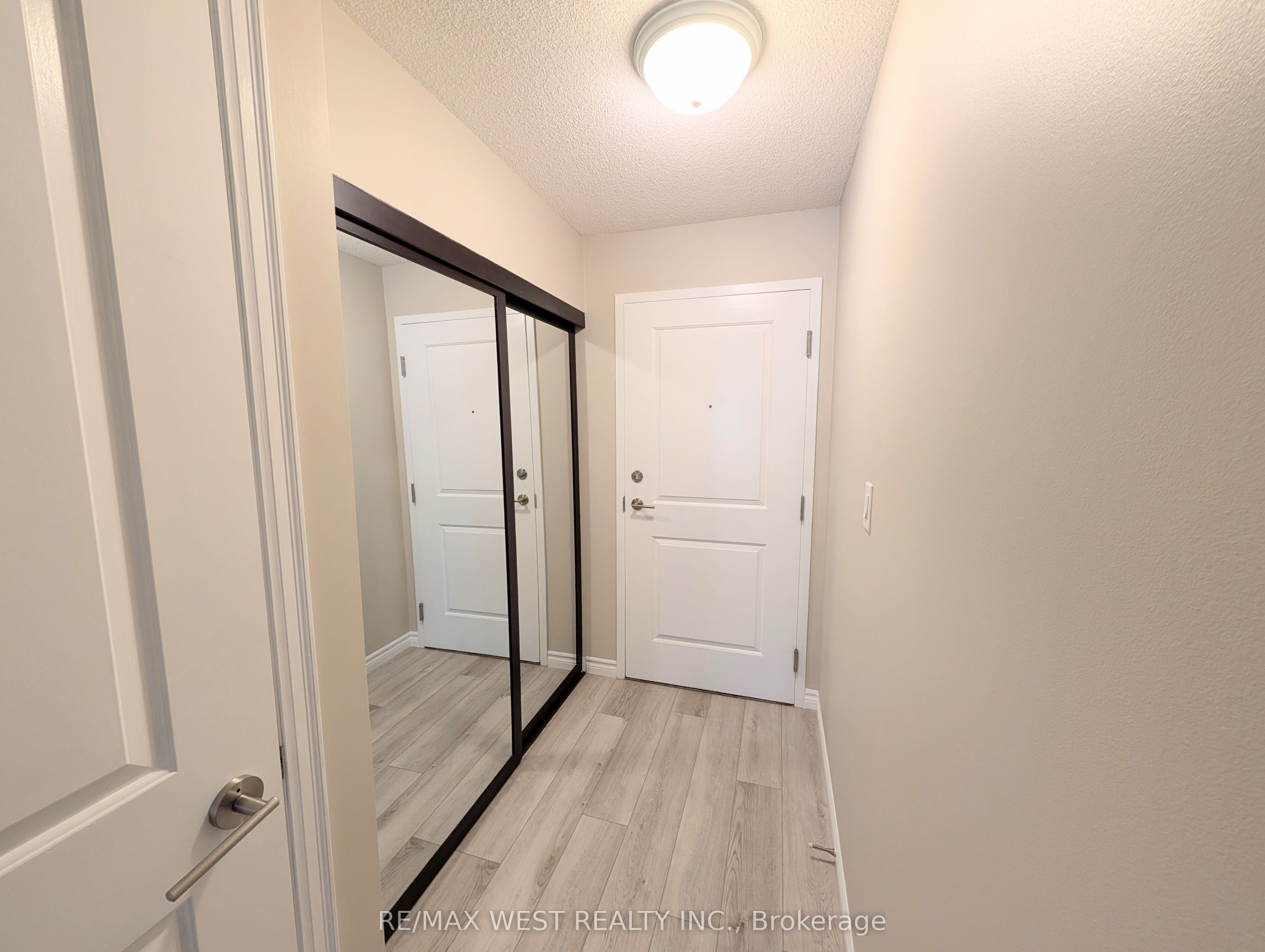38 Grand Magazine Street 342 Property Photo 2