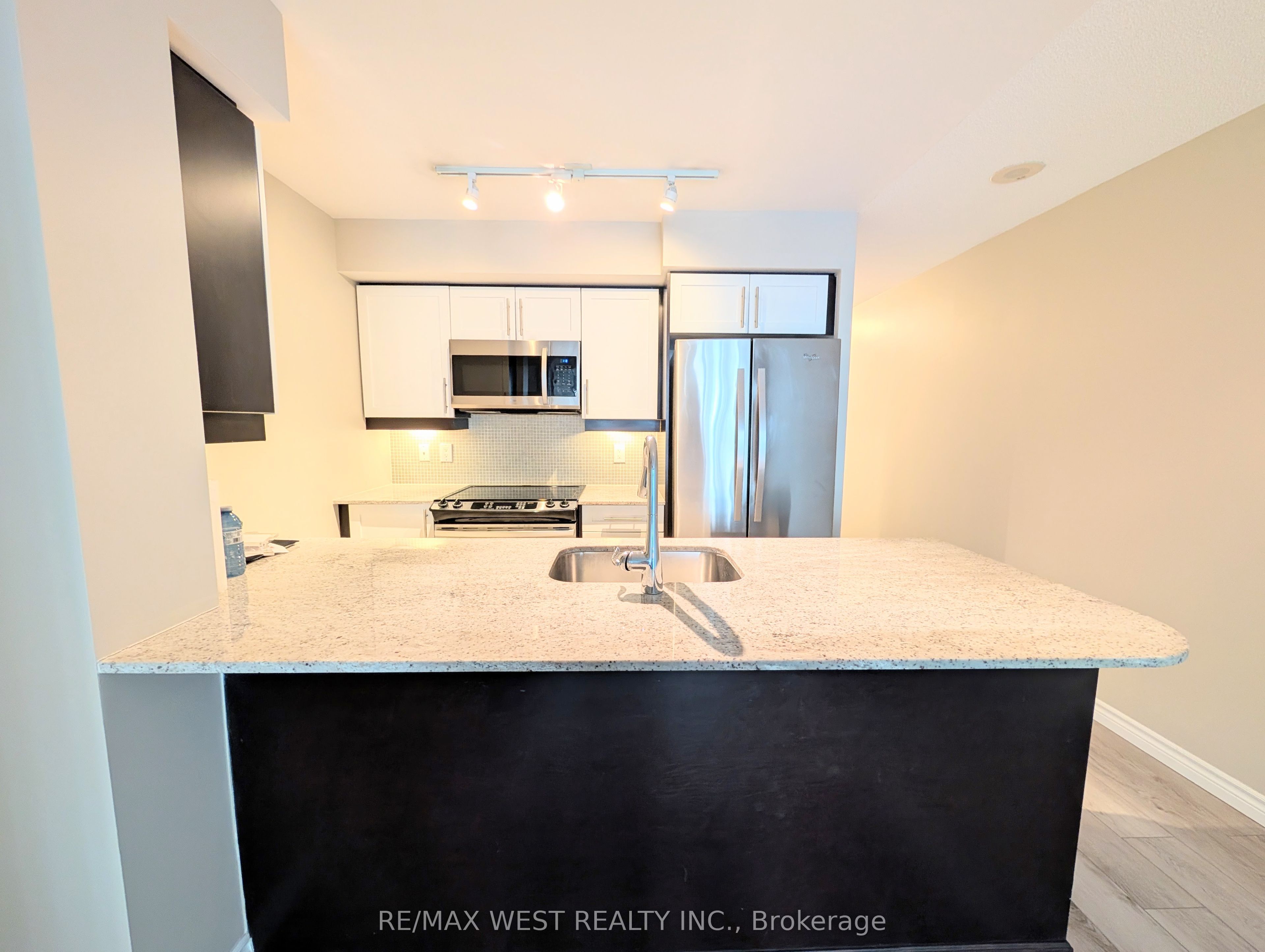 38 Grand Magazine Street 342 Property Photo 3
