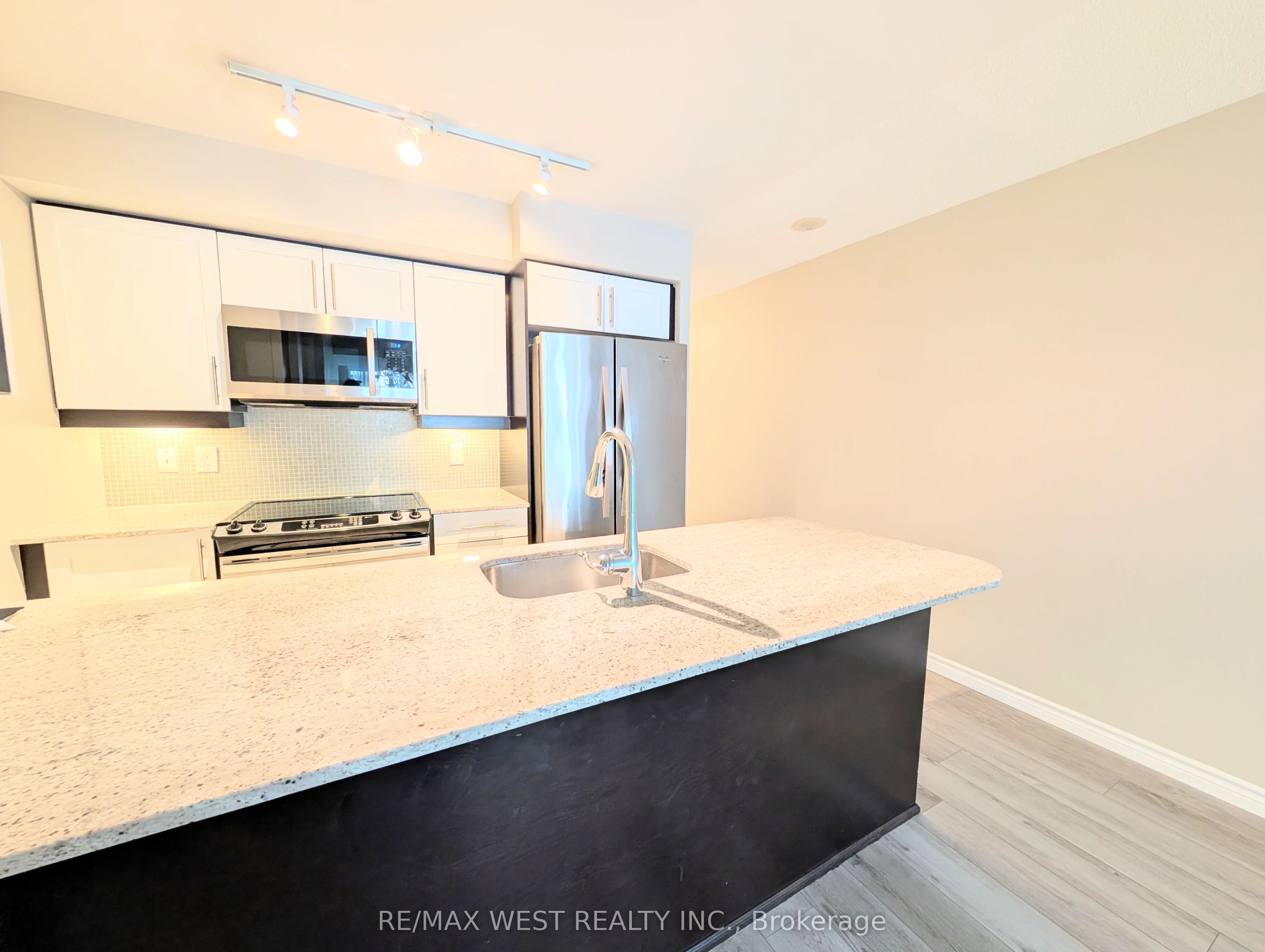 38 Grand Magazine Street 342 Property Photo 7