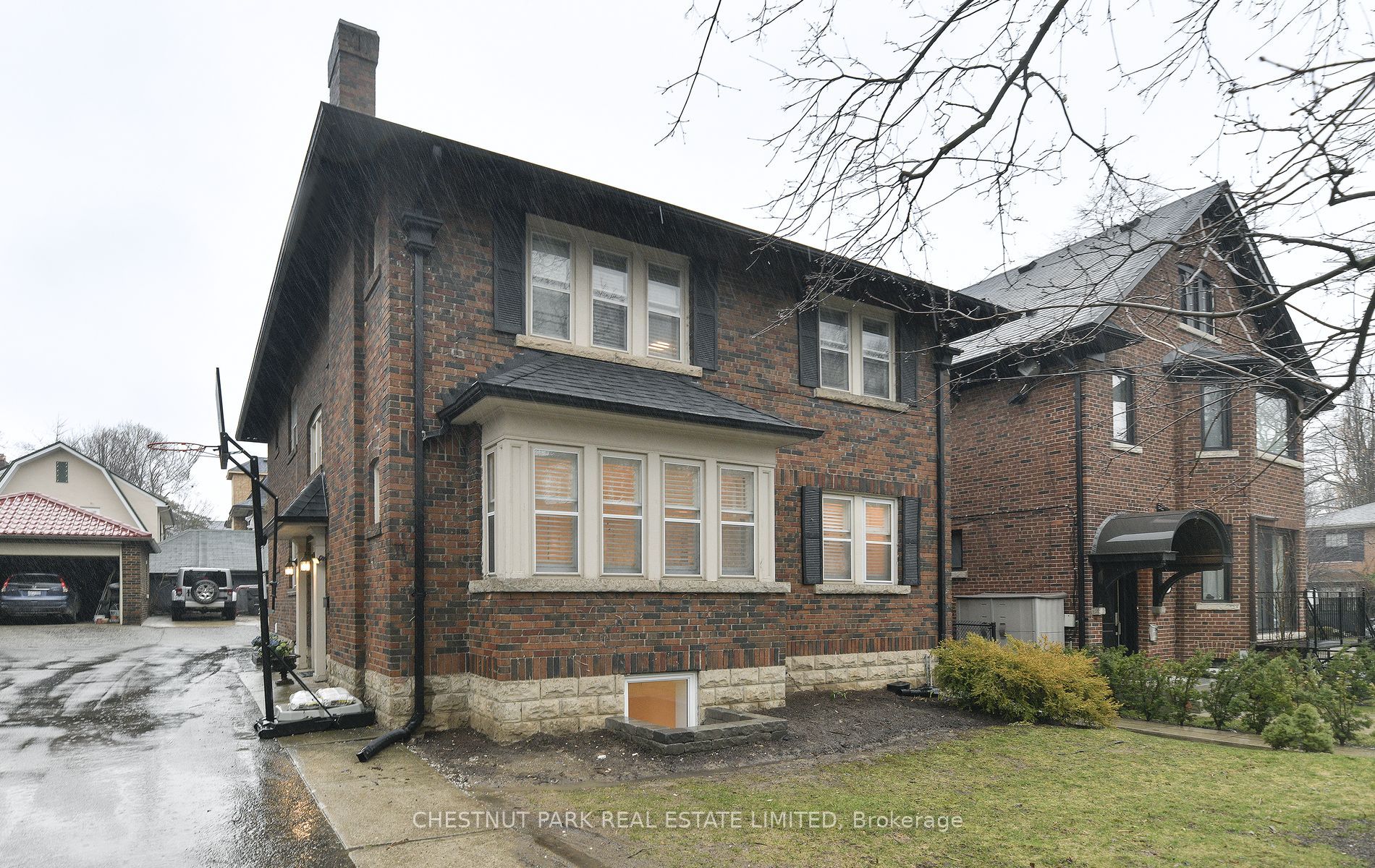 11 Rose Park Crescent Lower Property Photo 1