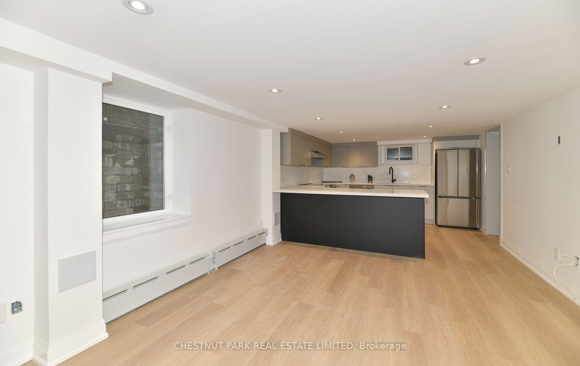 11 Rose Park Crescent Lower Property Photo 3