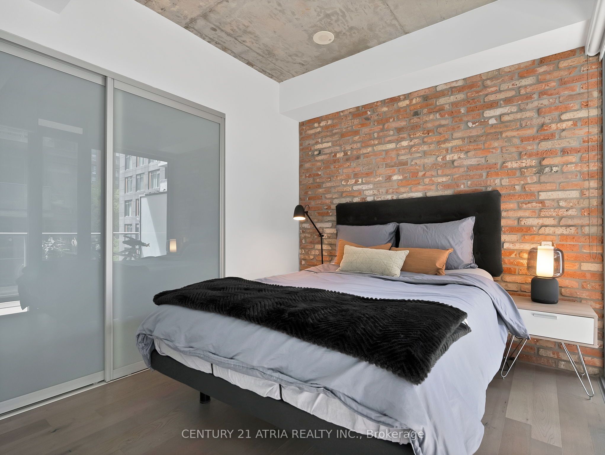 95 Bathurst Street 318 Property Photo 14