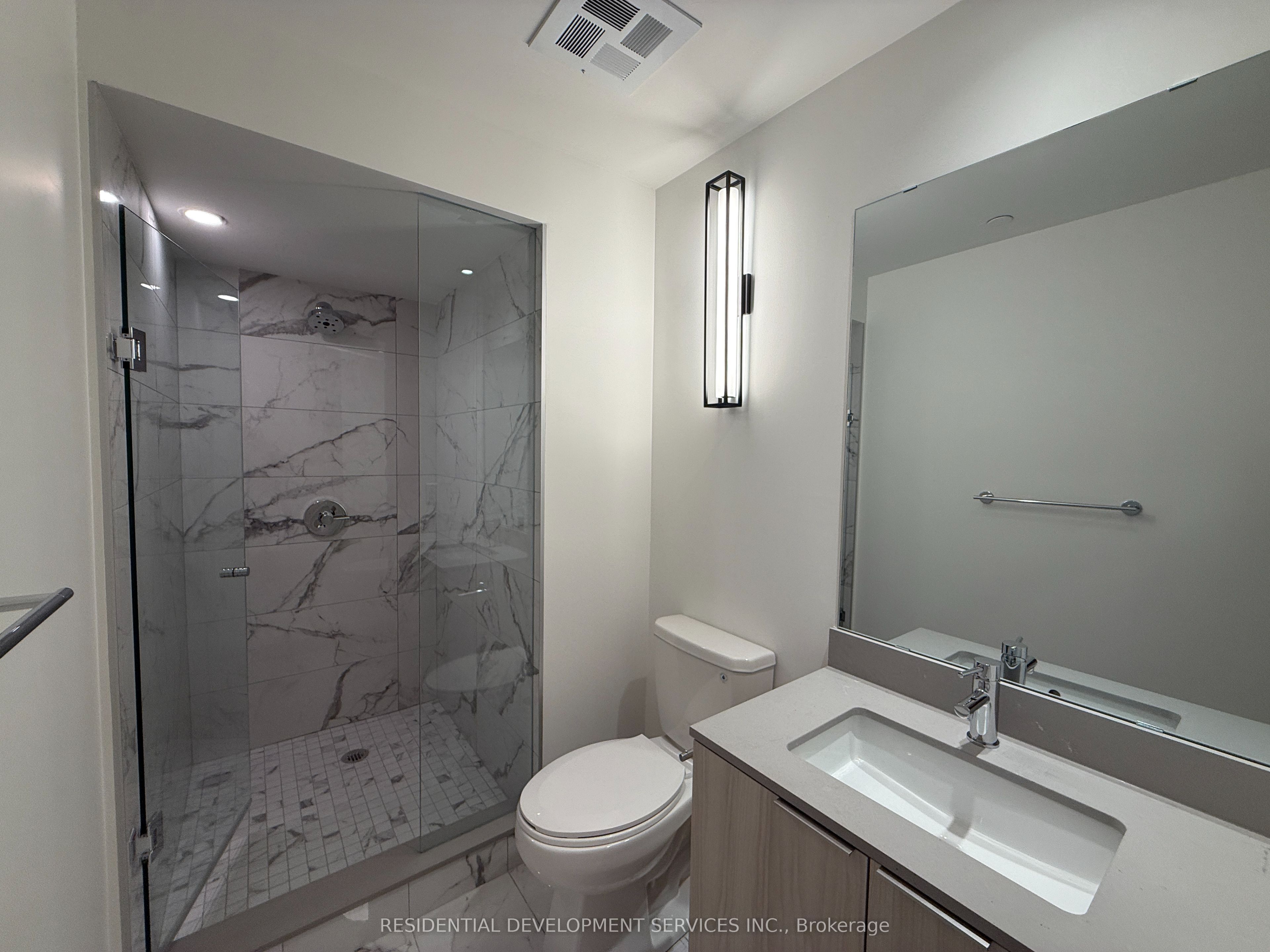123 Portland Street 205 Property Photo 2