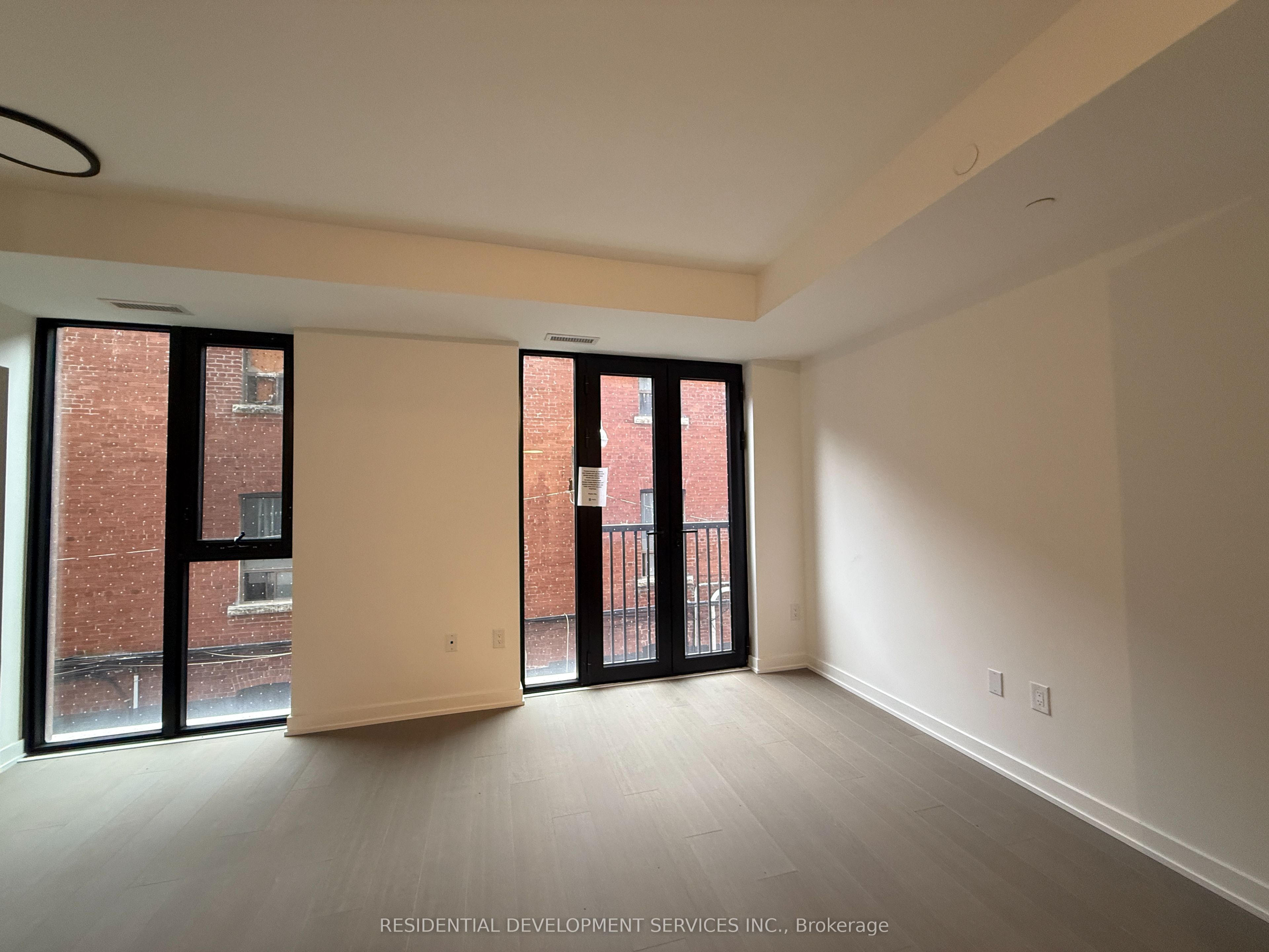 123 Portland Street 205 Property Photo 6