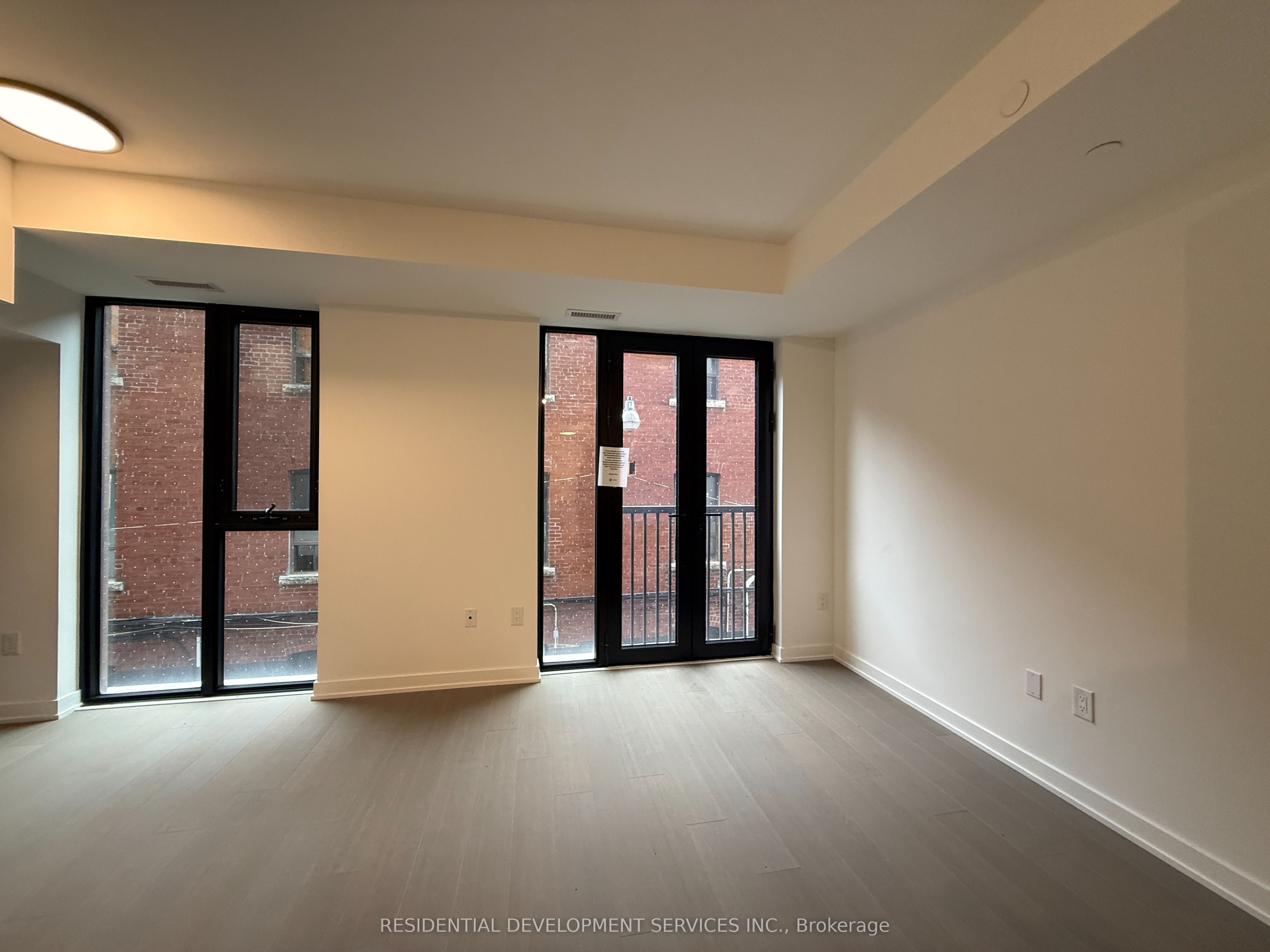 123 Portland Street 205 Property Photo 7