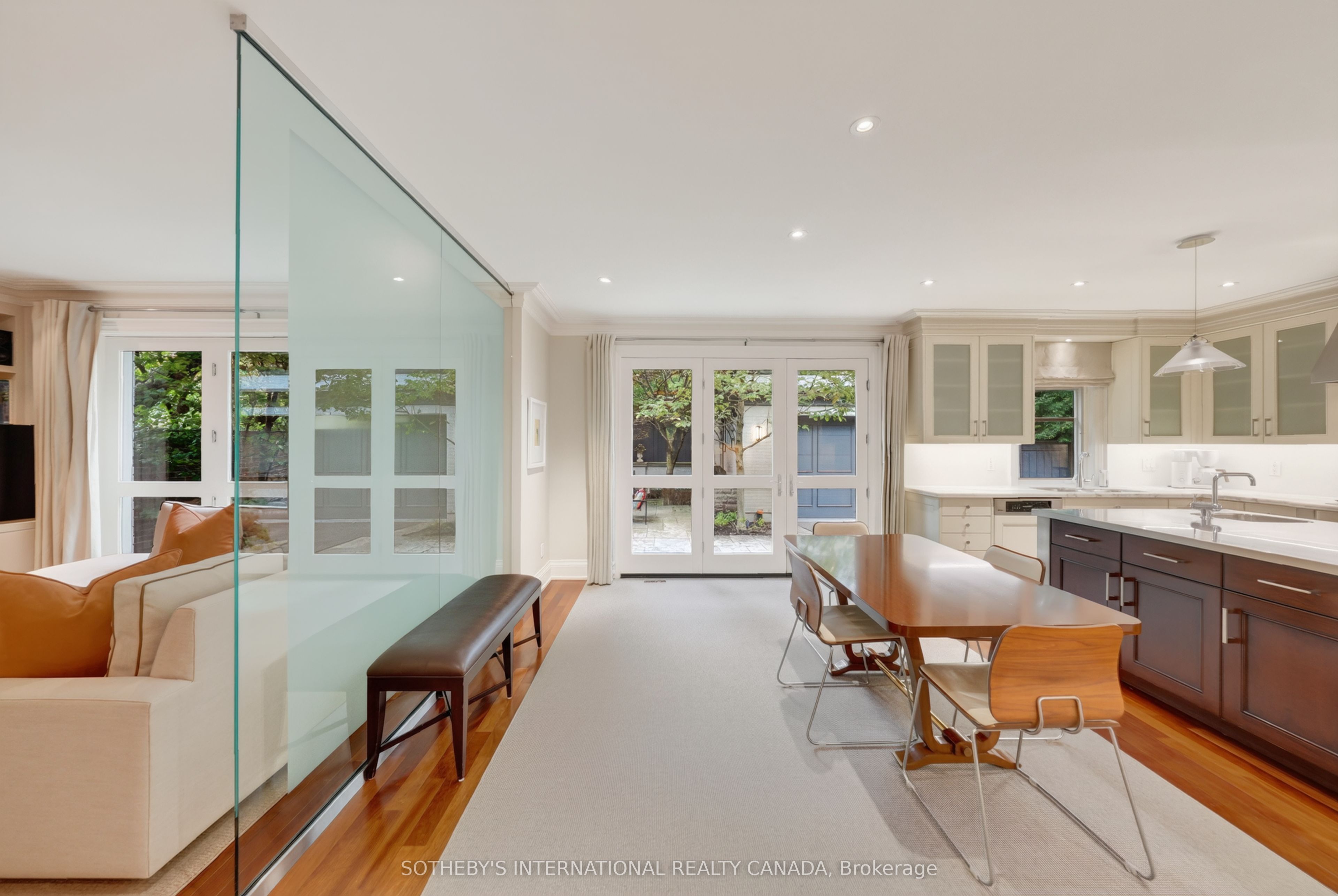 15 Alexandra Wood Property Photo 15
