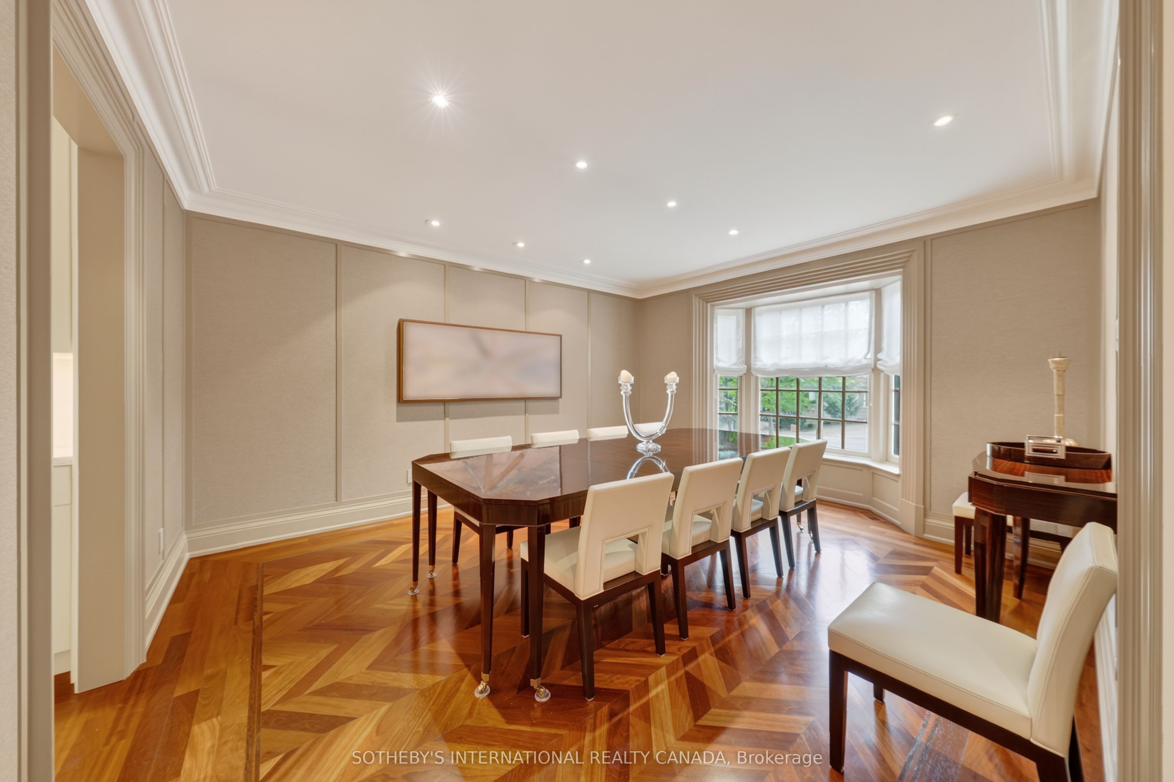 15 Alexandra Wood Property Photo 27