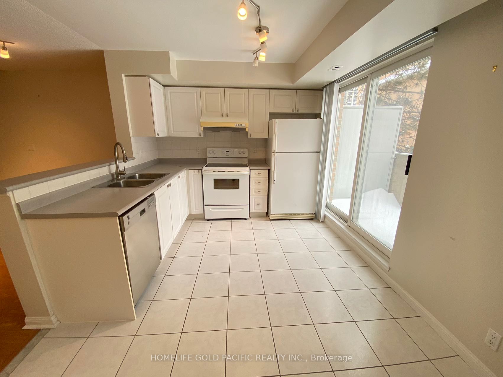 28 Sommerset Way 1116 Property Photo 4