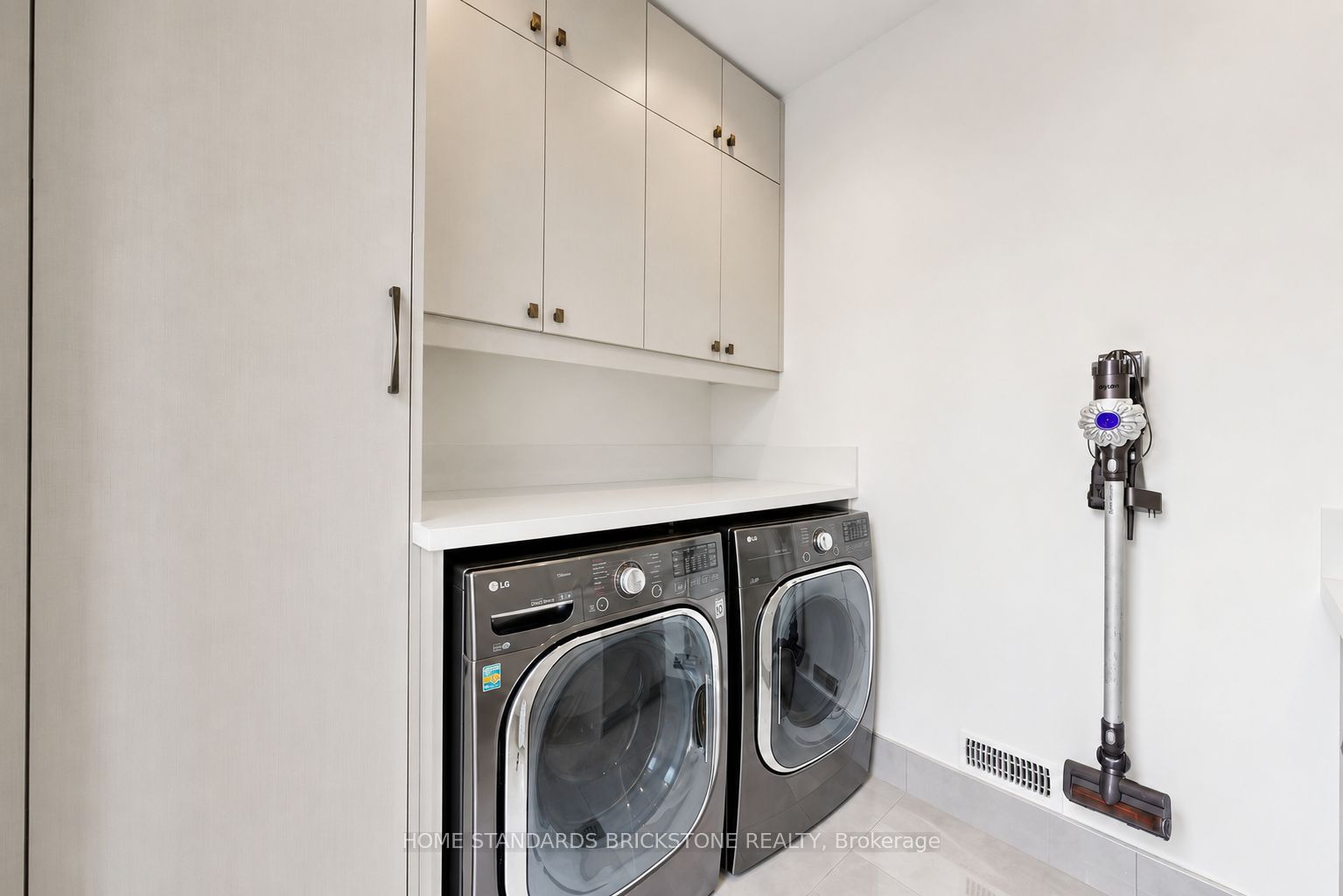 10 Alonzo Road Property Photo 19