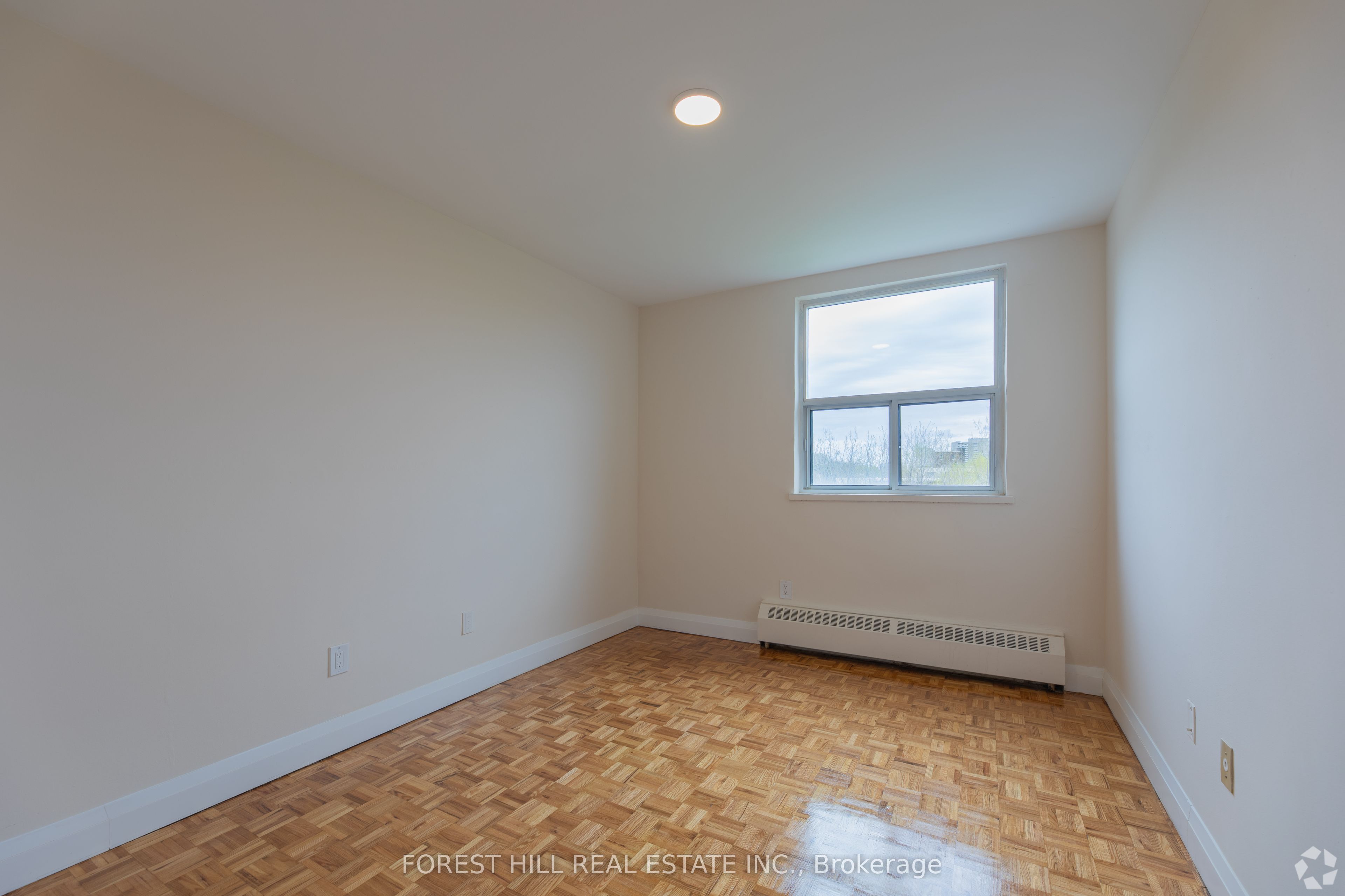 32 Clayland Drive 406 Property Photo 8