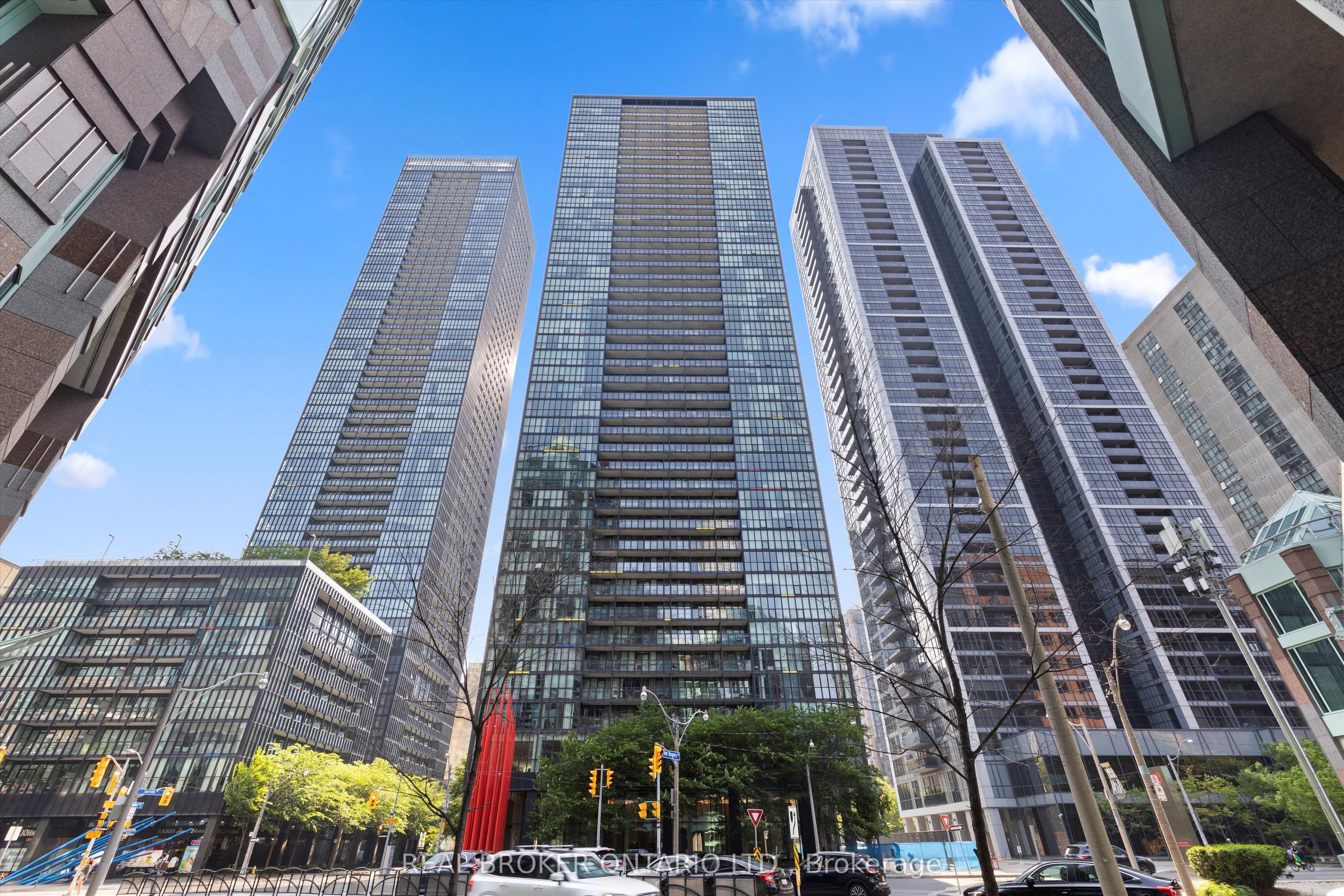 110 Charles Street E 4403