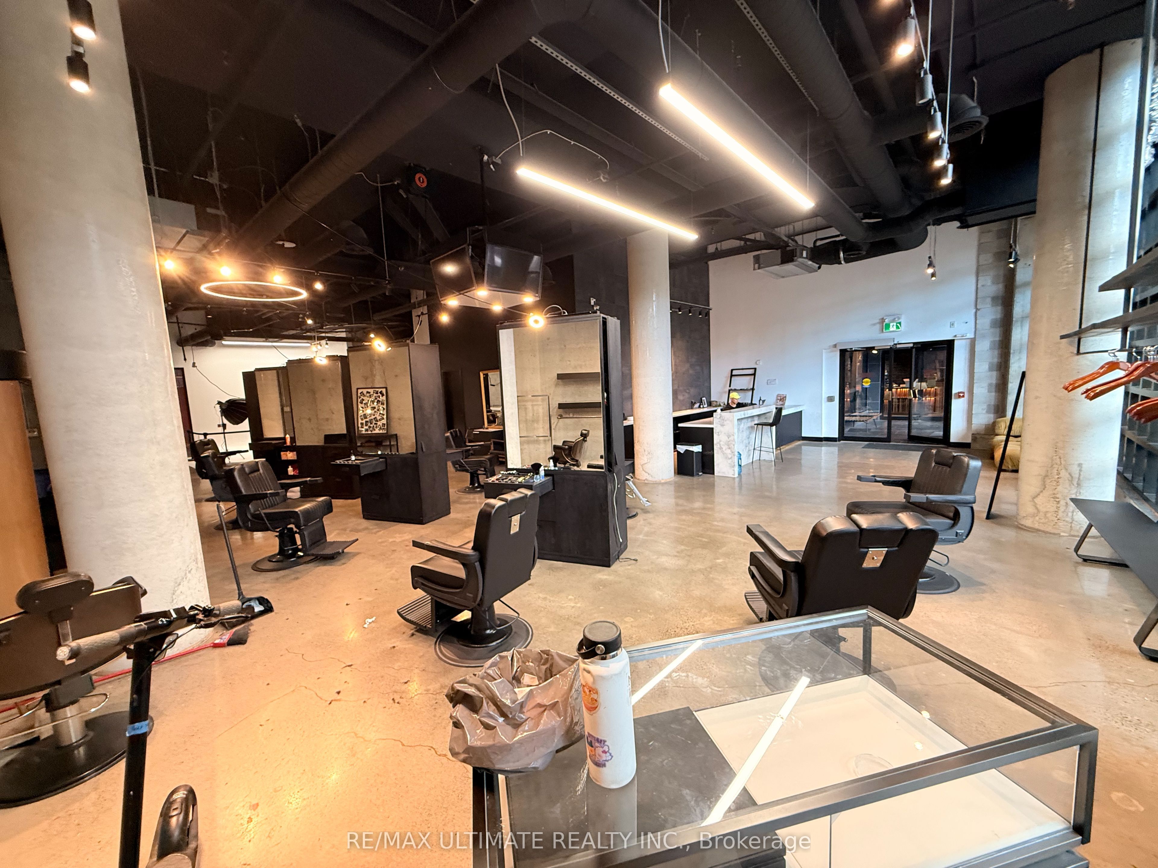 612 Richmond Street W A Property Photo 14