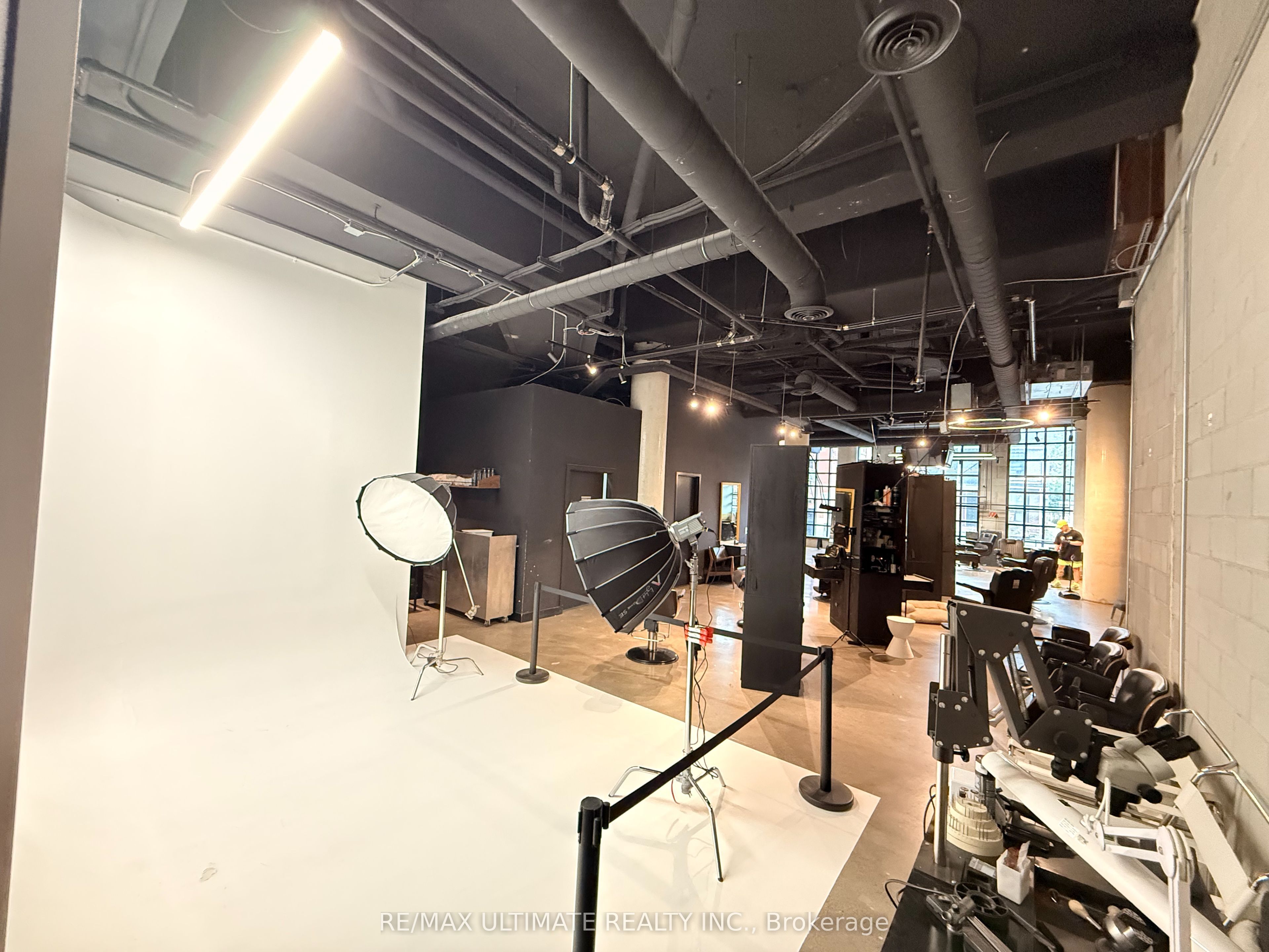 612 Richmond Street W A Property Photo 15