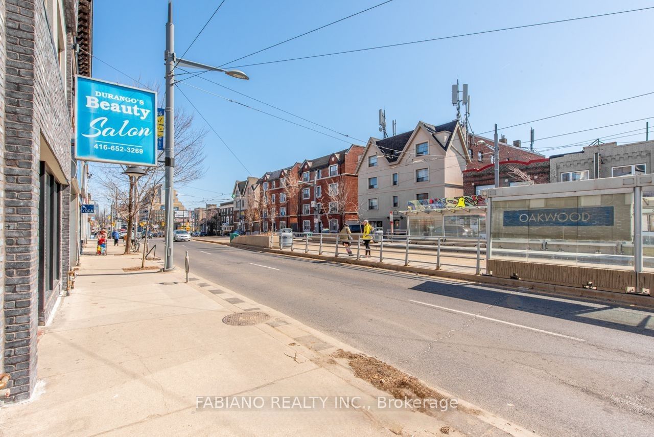 944 St Clair Avenue W Property Photo 3