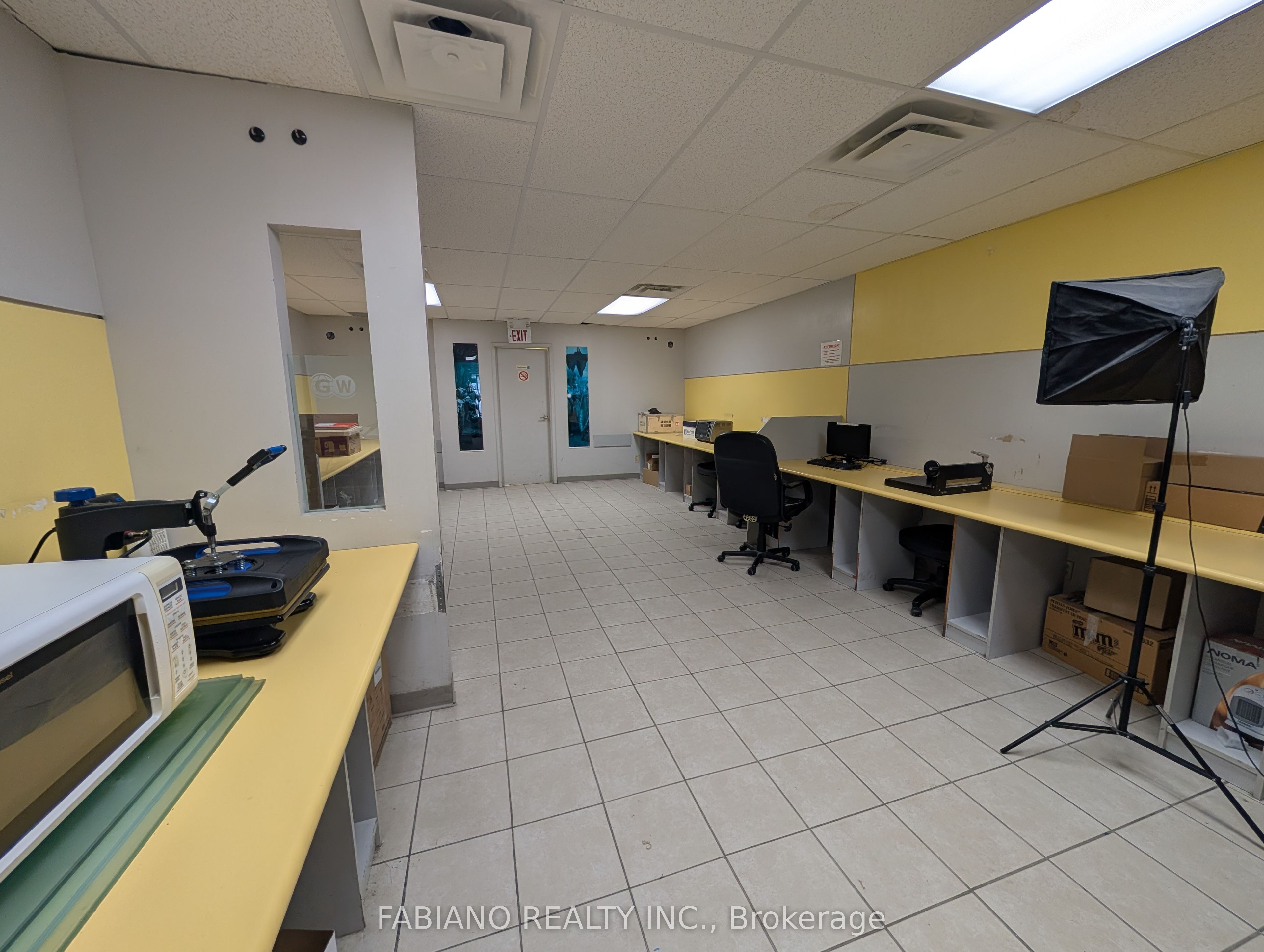 944 St Clair Avenue W Property Photo 12