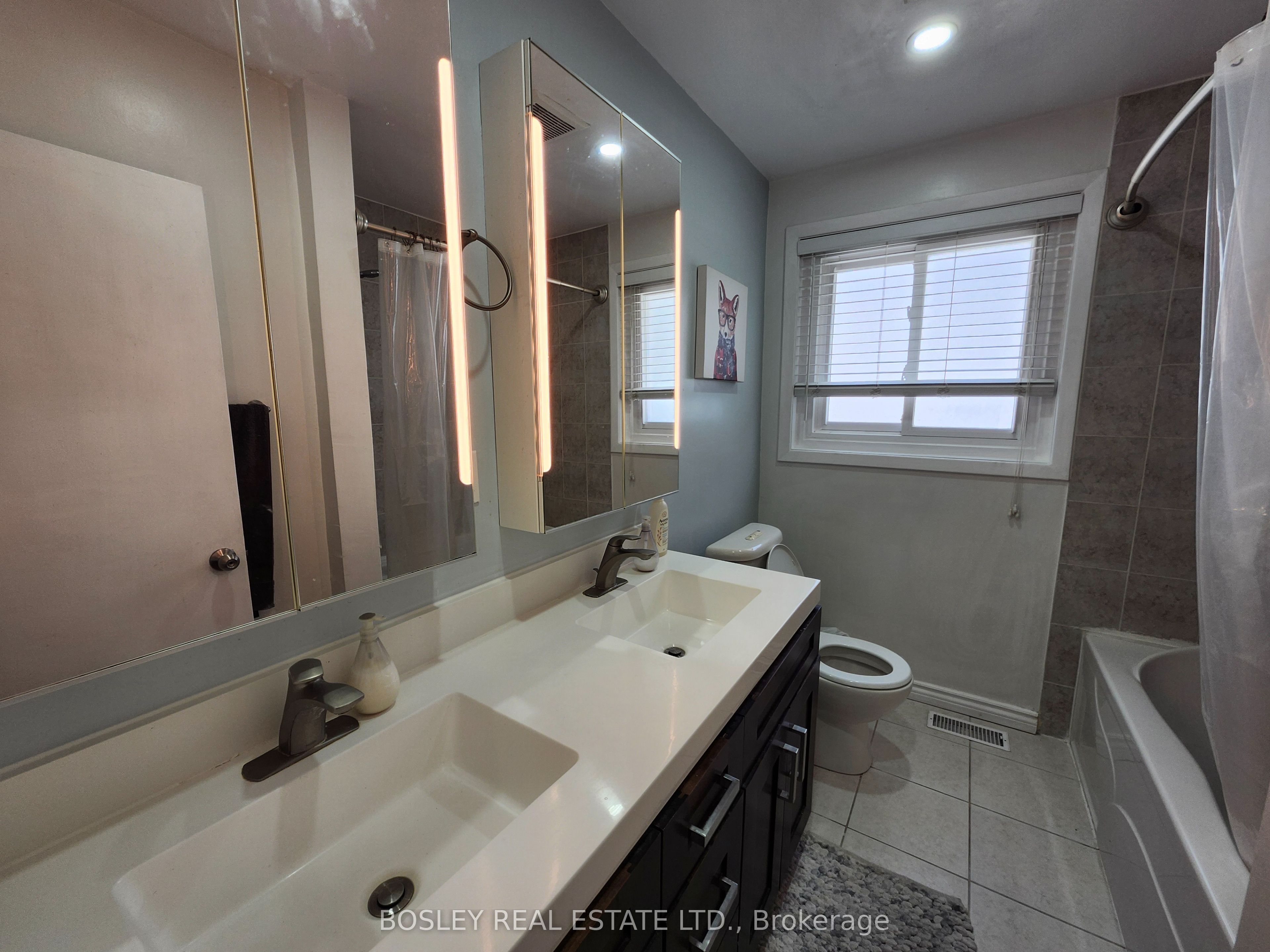 37 Summerside Crescent Main Property Photo 11