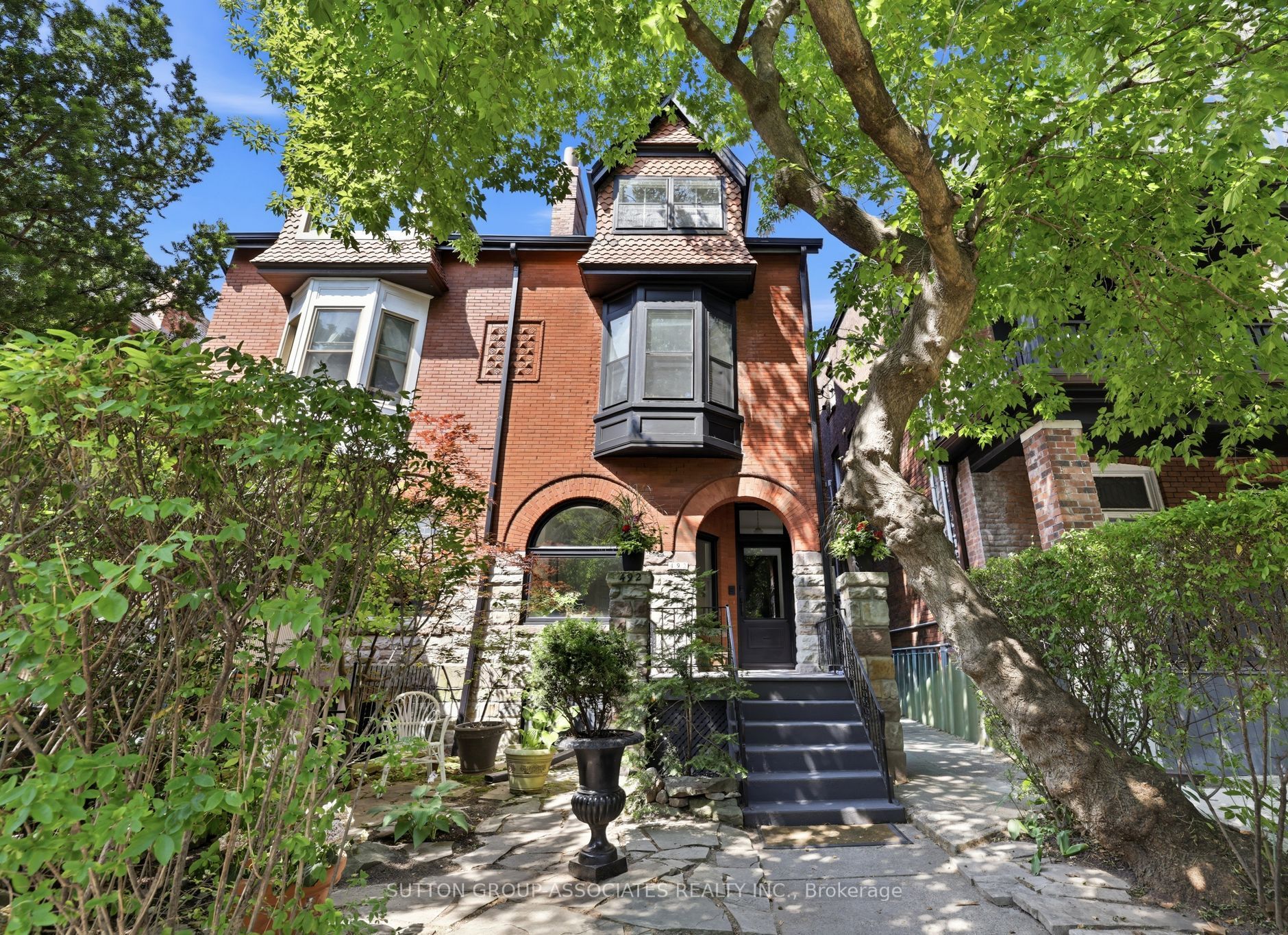 492 Euclid Avenue Property Photo 1